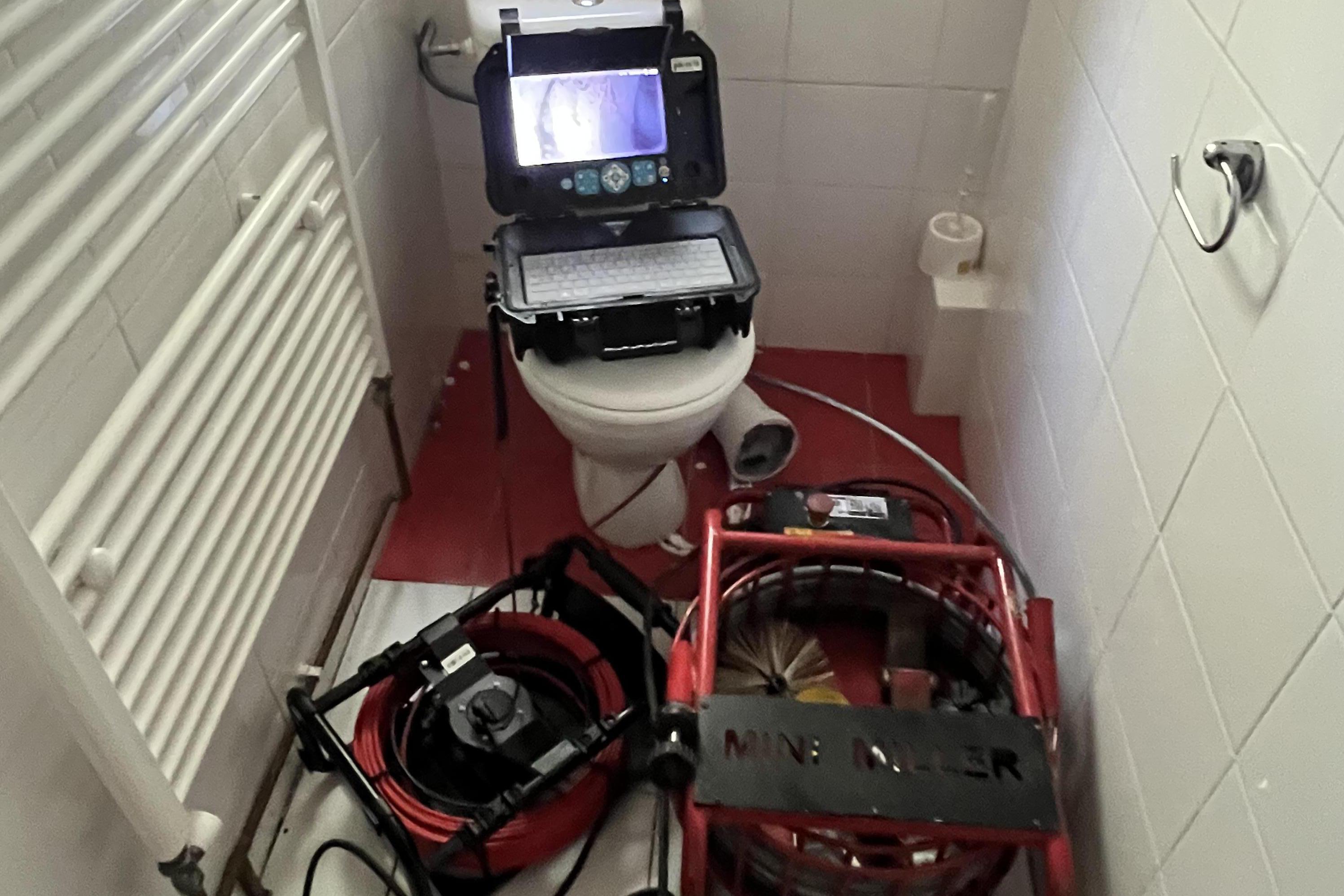 Strojové čištění kanalizace