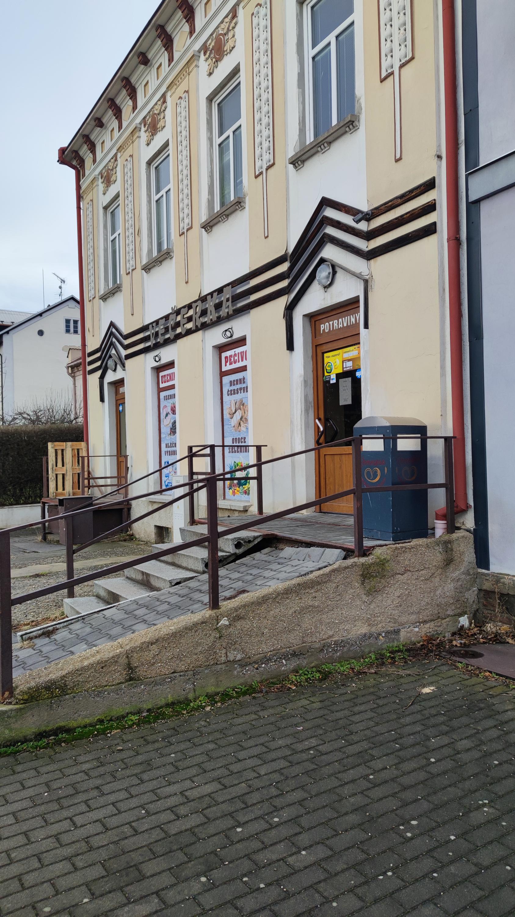 Večerka Kostelec foto 4