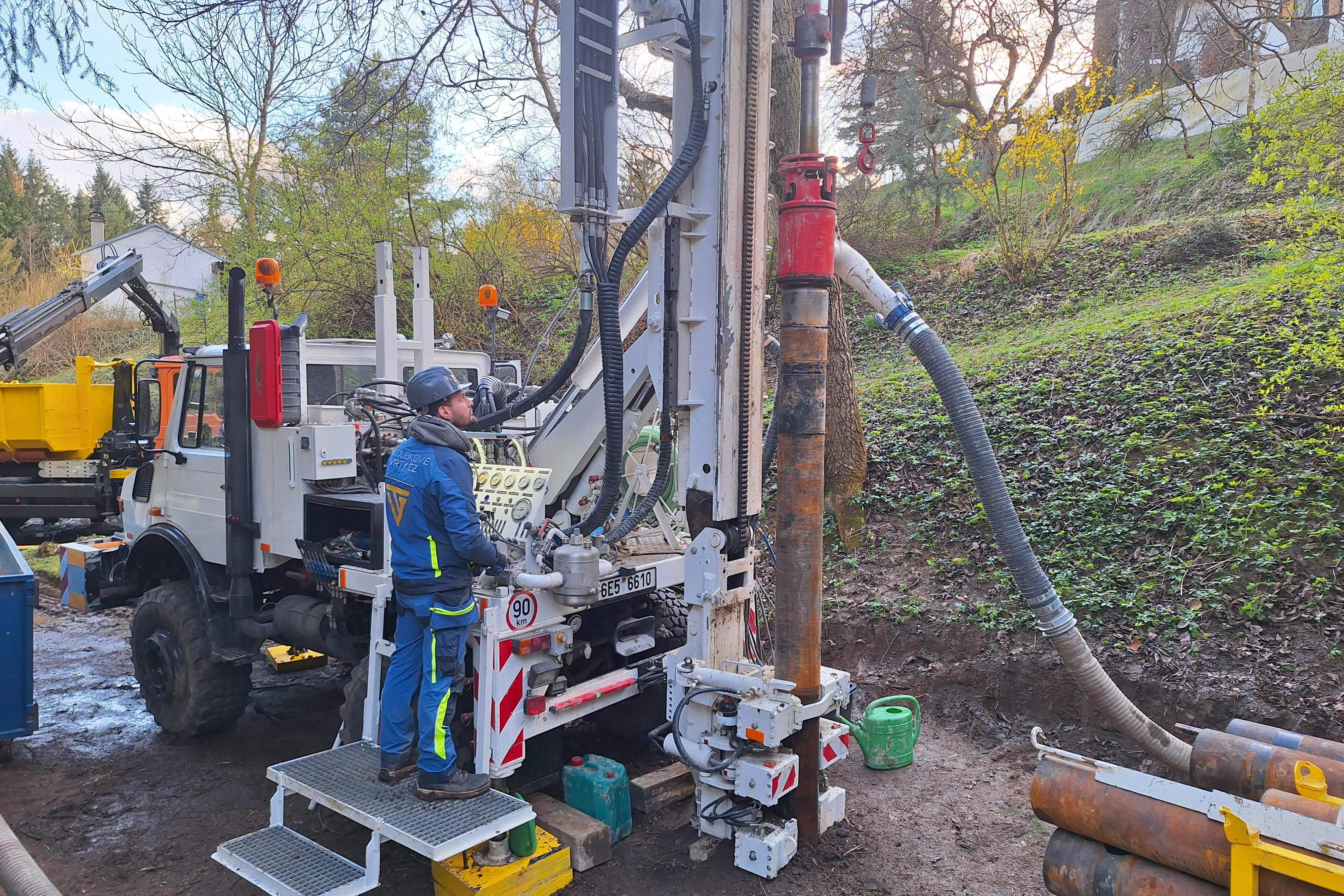 Hloubkové vrty - vrtaná studna