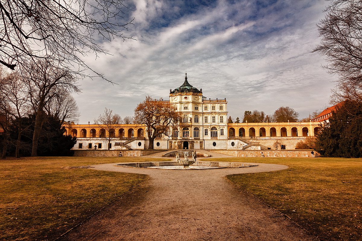 Státní zámek Ploskovice