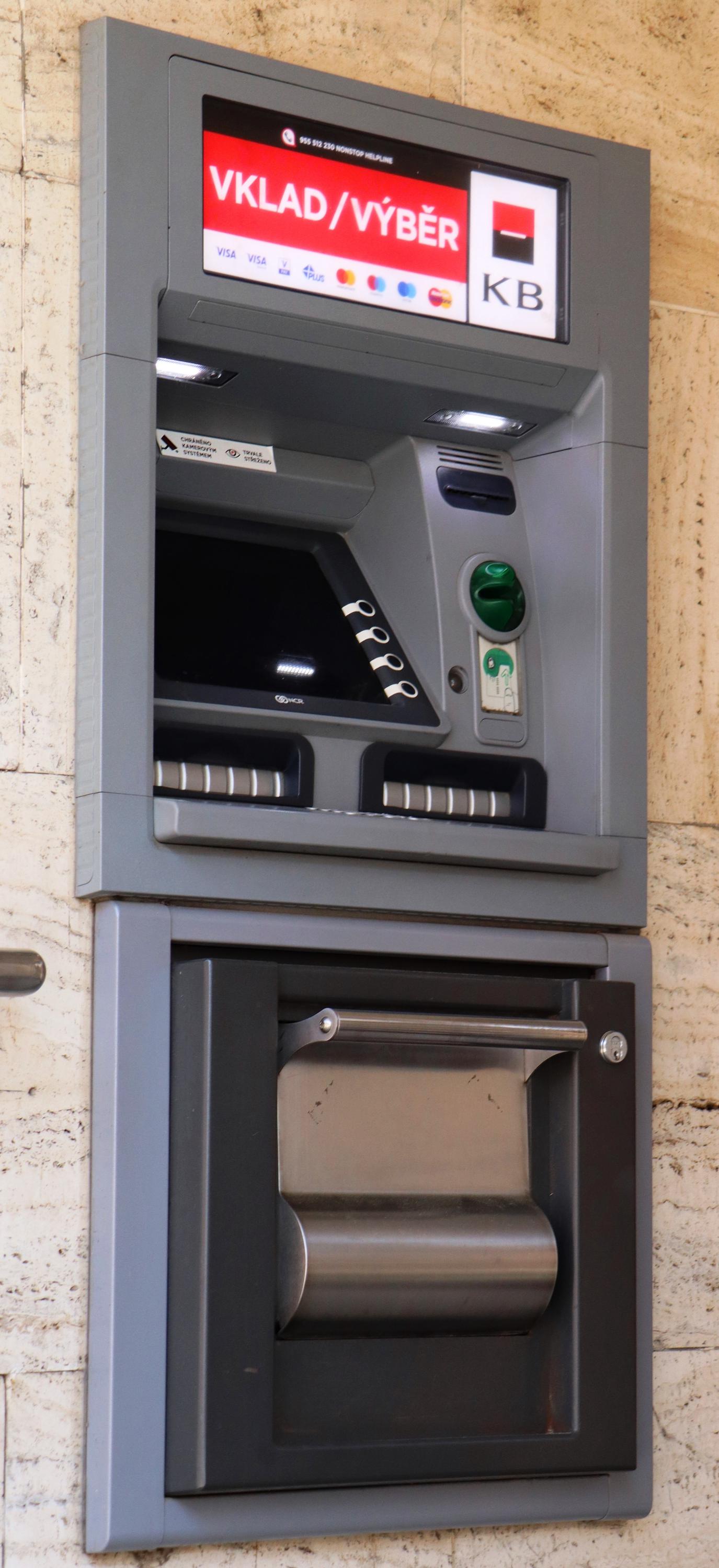Bankomat Komerční banky foto 2