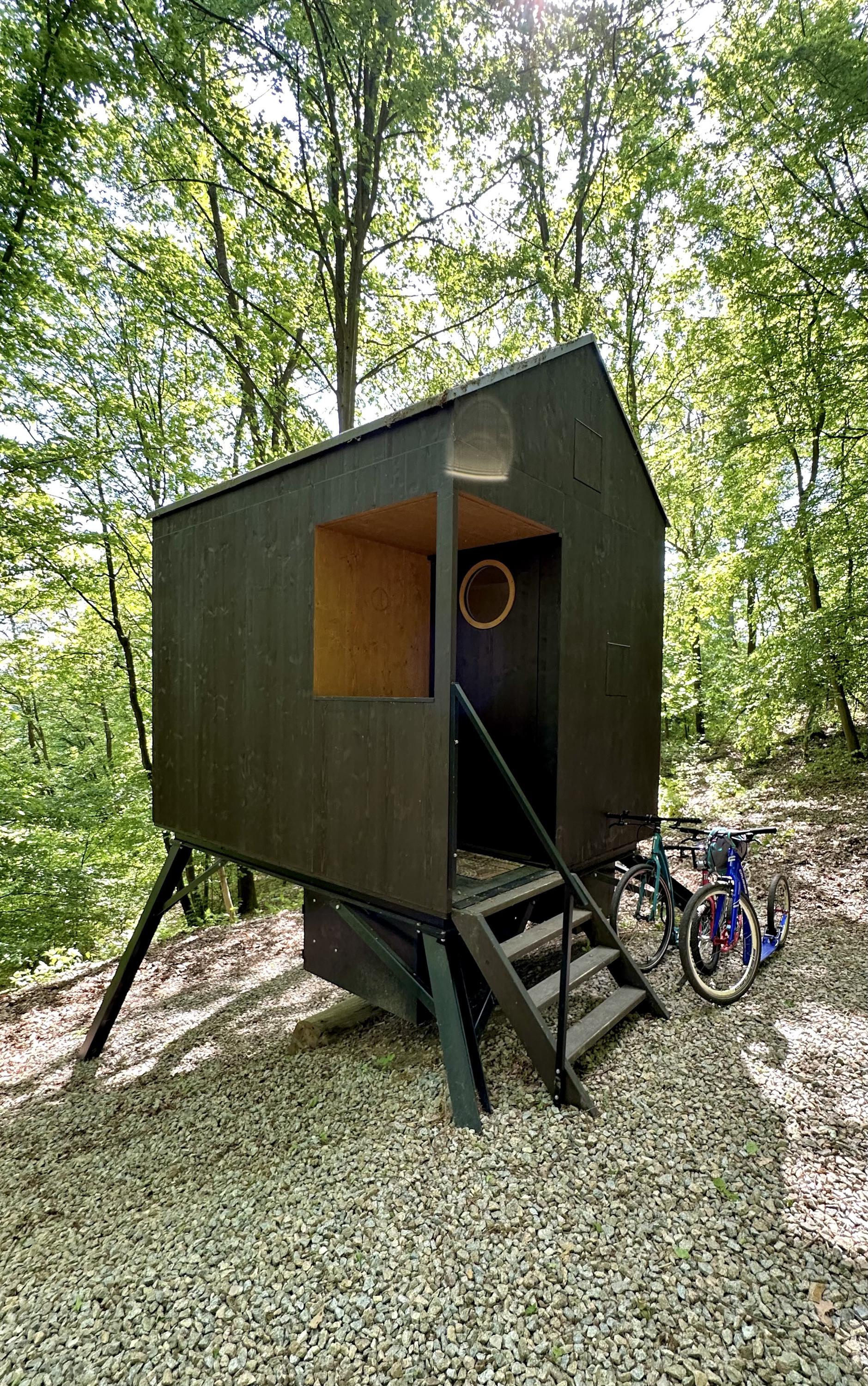 Posed na stráni foto 1