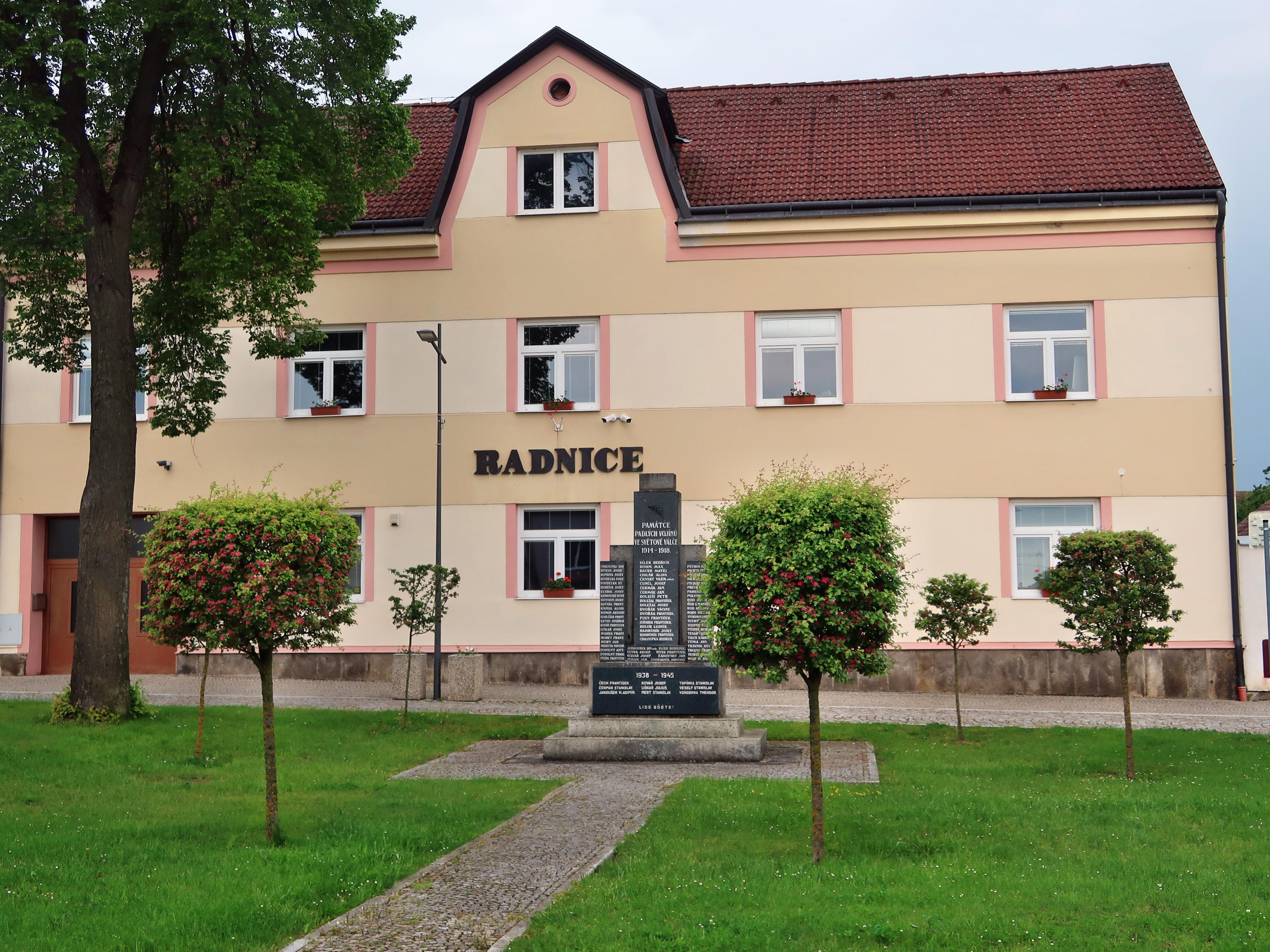 Batelov - úřad městyse foto 2