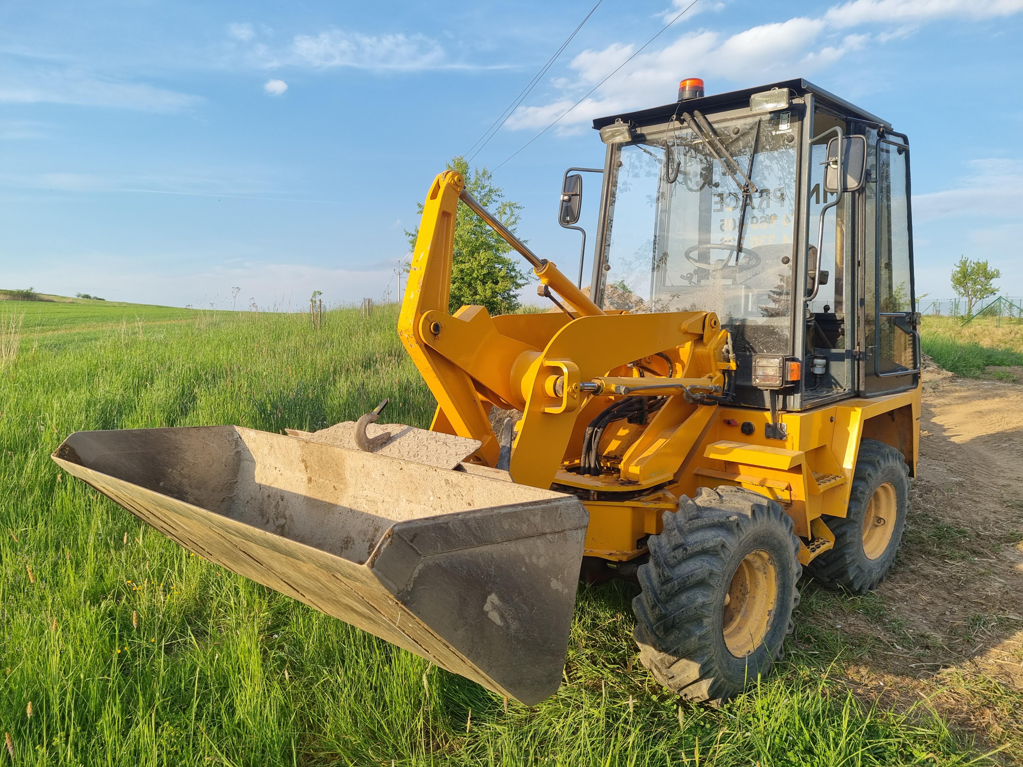 Autodoprava a zemní práce Lubomír Prostřední foto 3