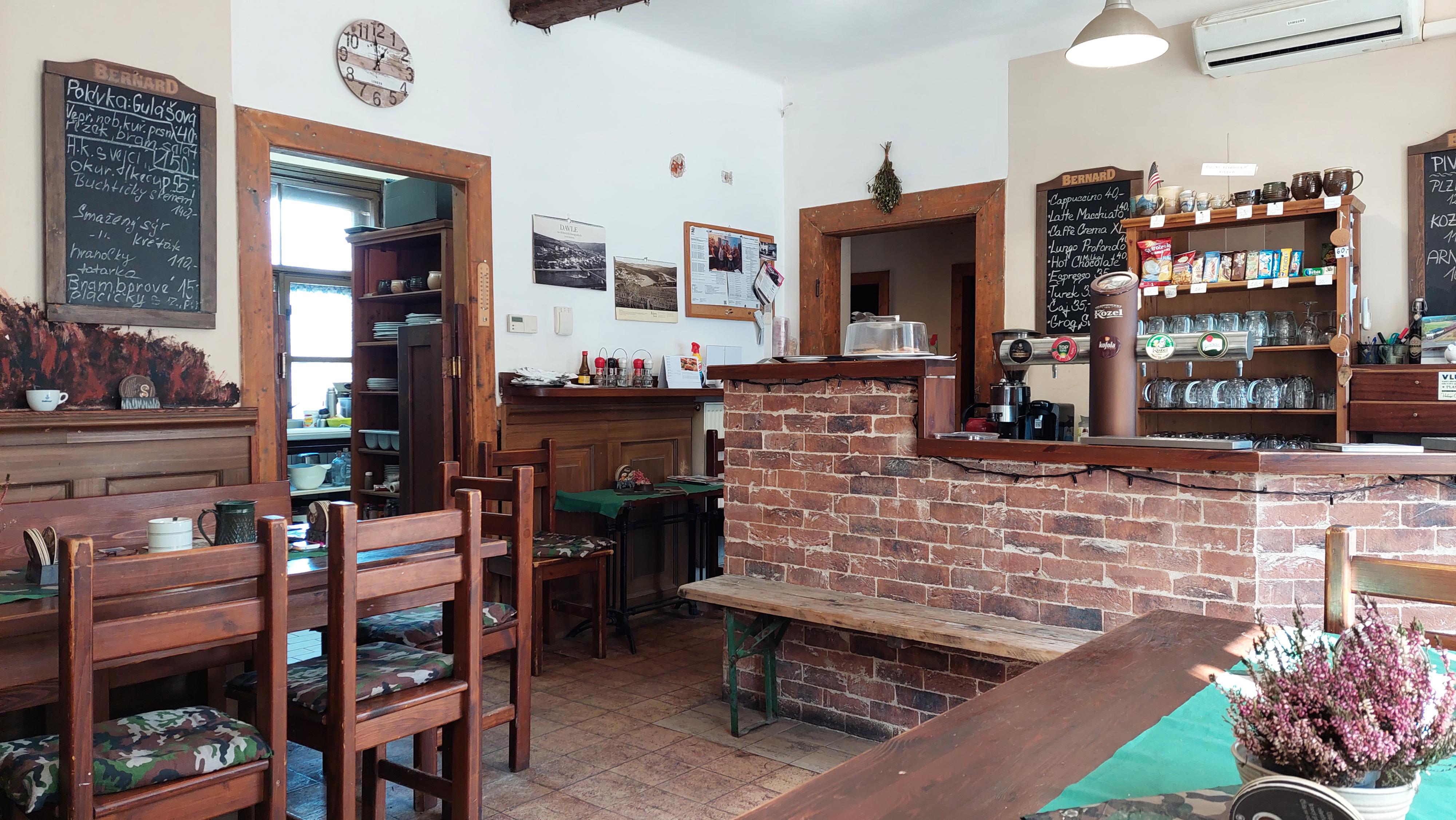 Nádražní restaurace foto 4