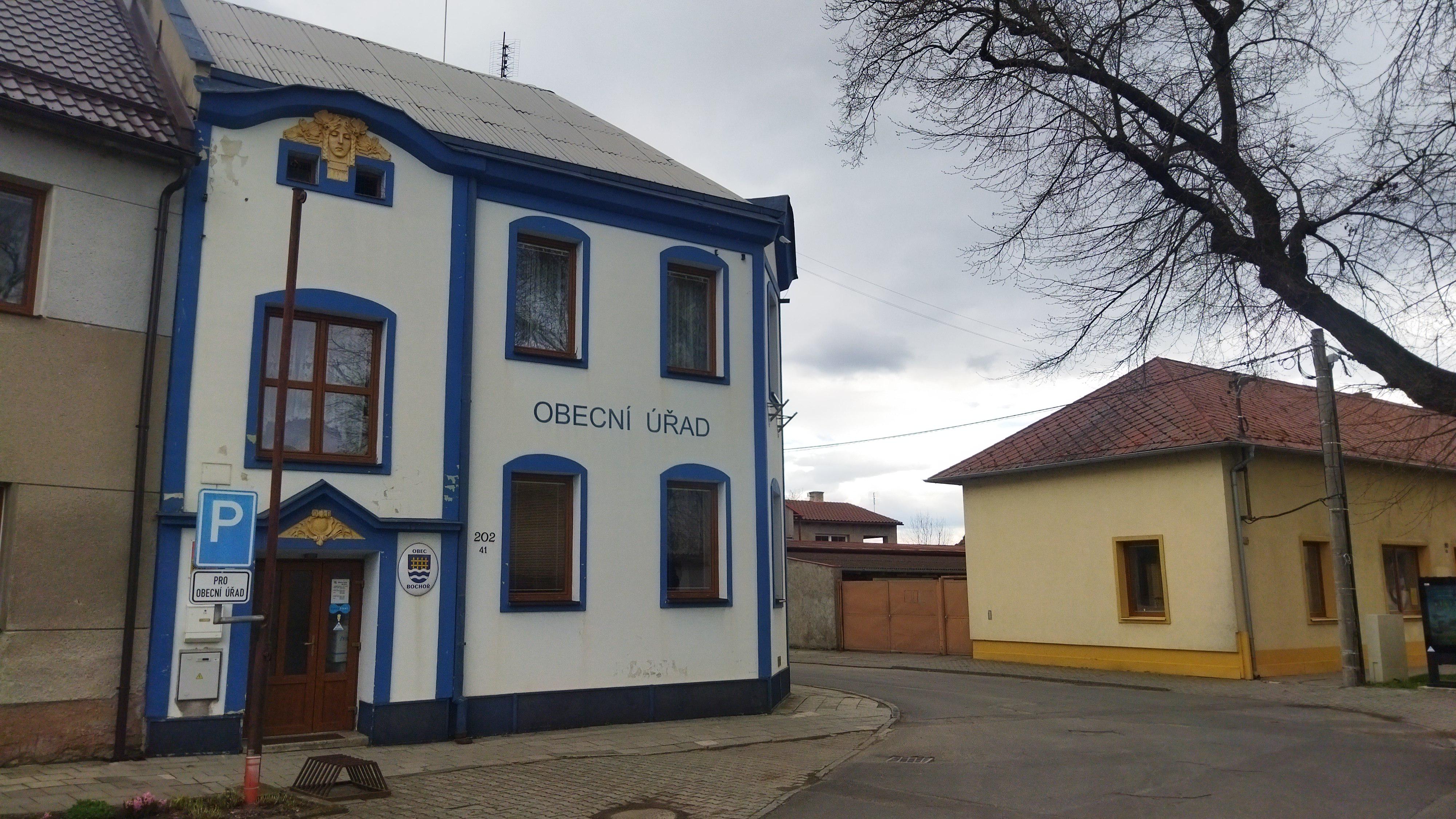 Bochoř - obecní úřad foto 4