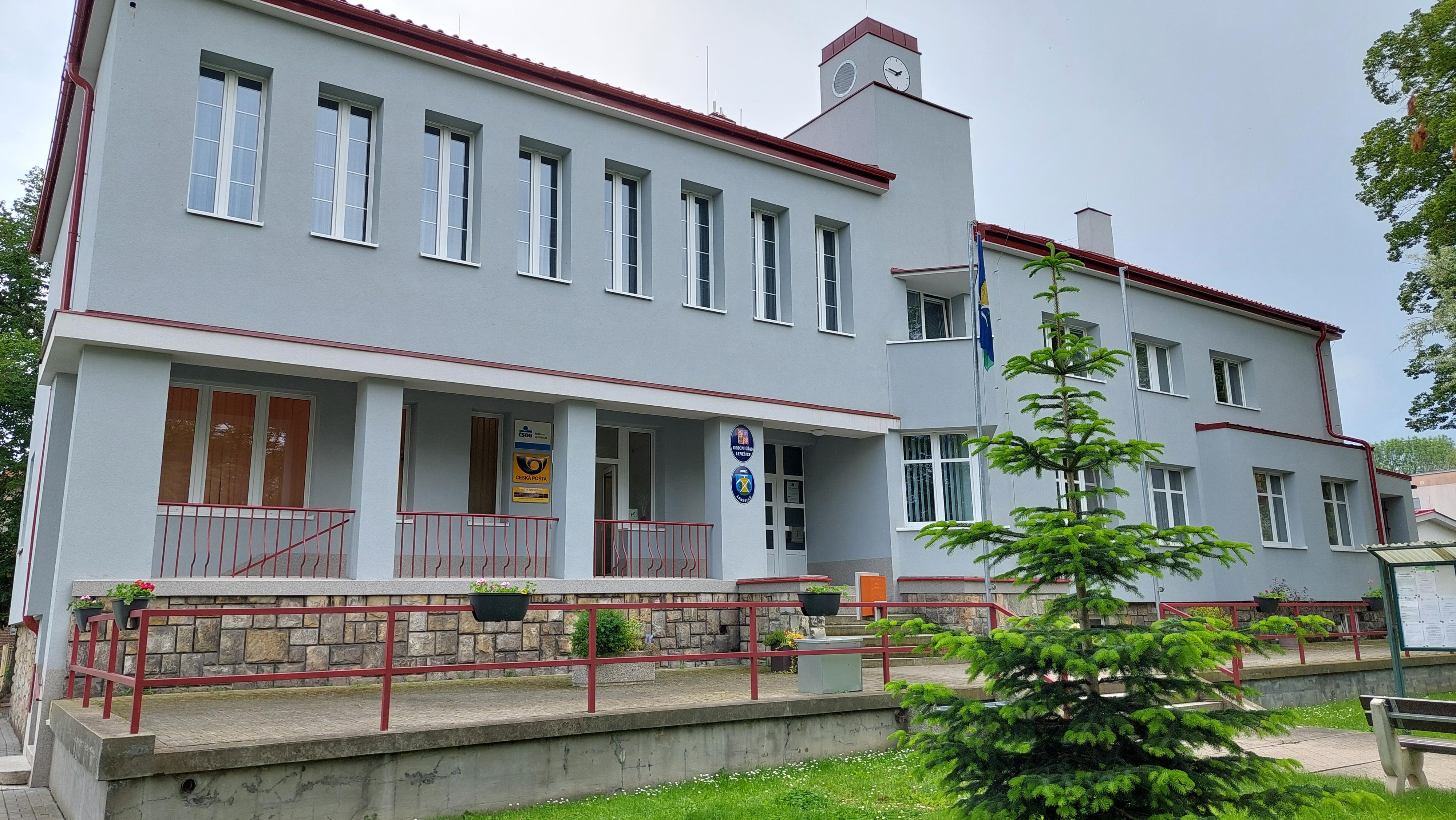 Lenešice - obecní úřad foto 2
