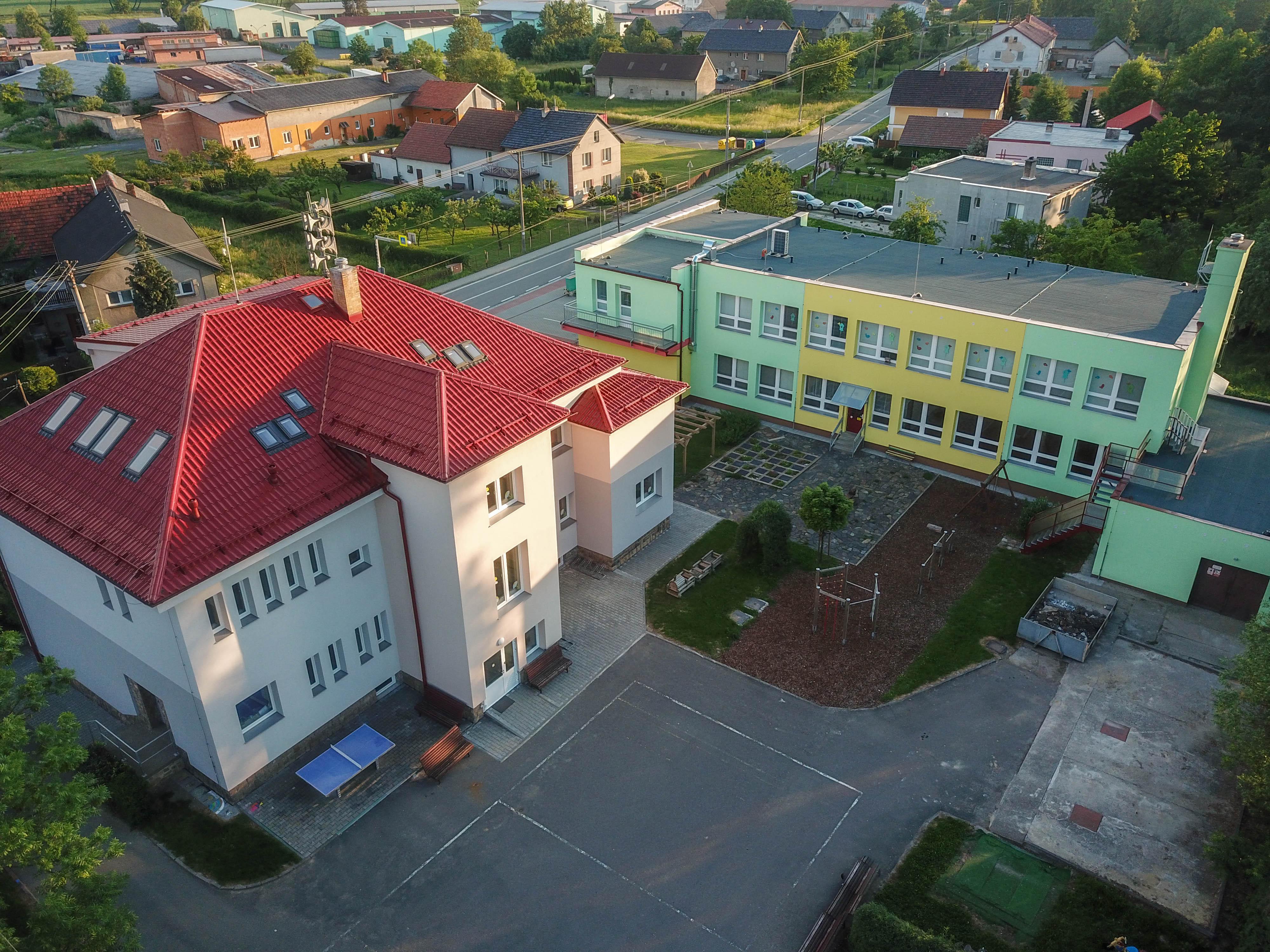 ZŠ a MŠ Hladké Životice foto 3