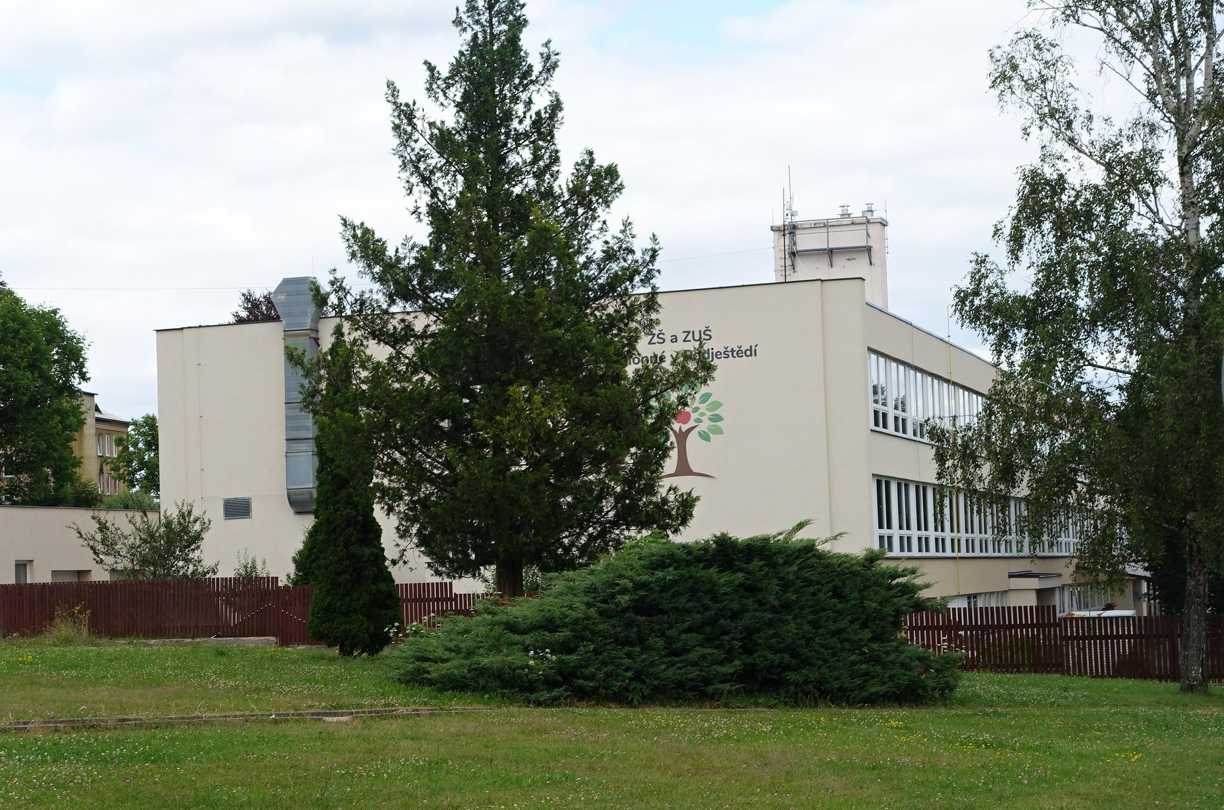 ZŠ a ZUŠ Jablonné v Podještědí foto 3