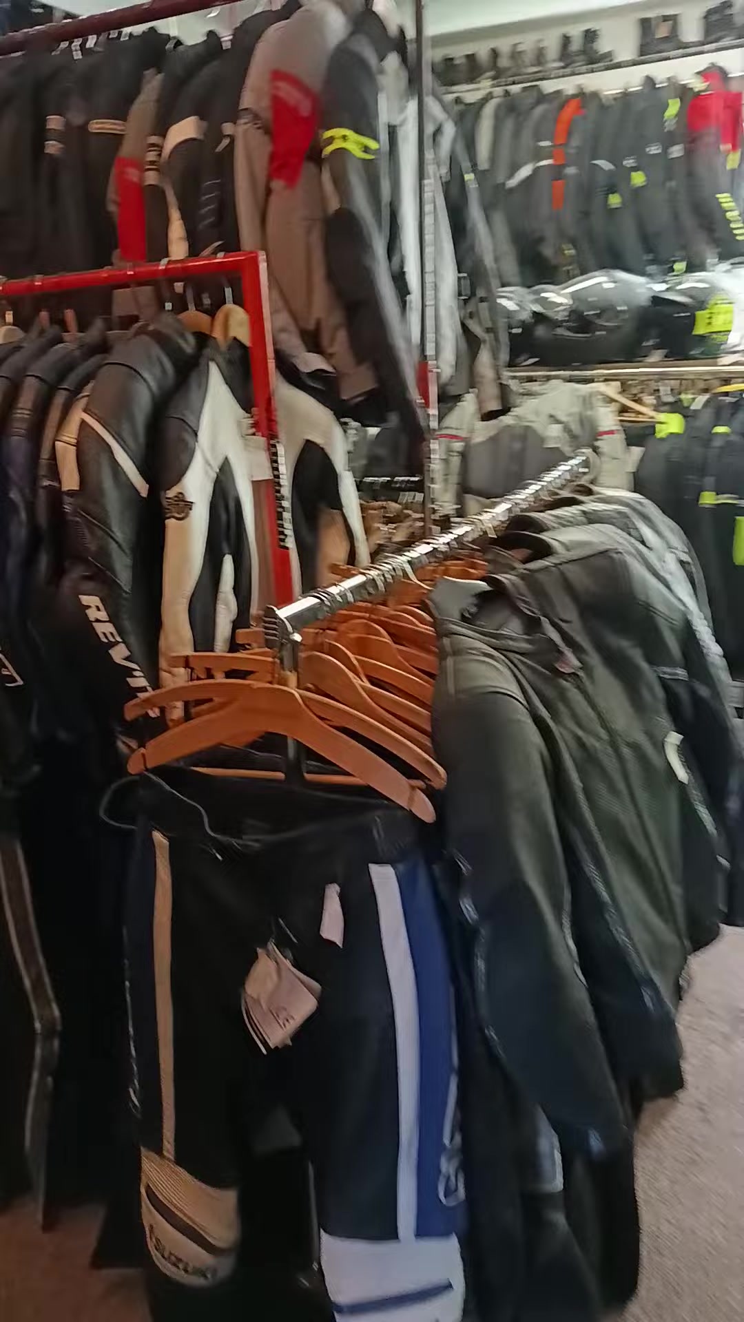 Moto-obleceni Lukáš Novotný foto 2 (náhled videa)