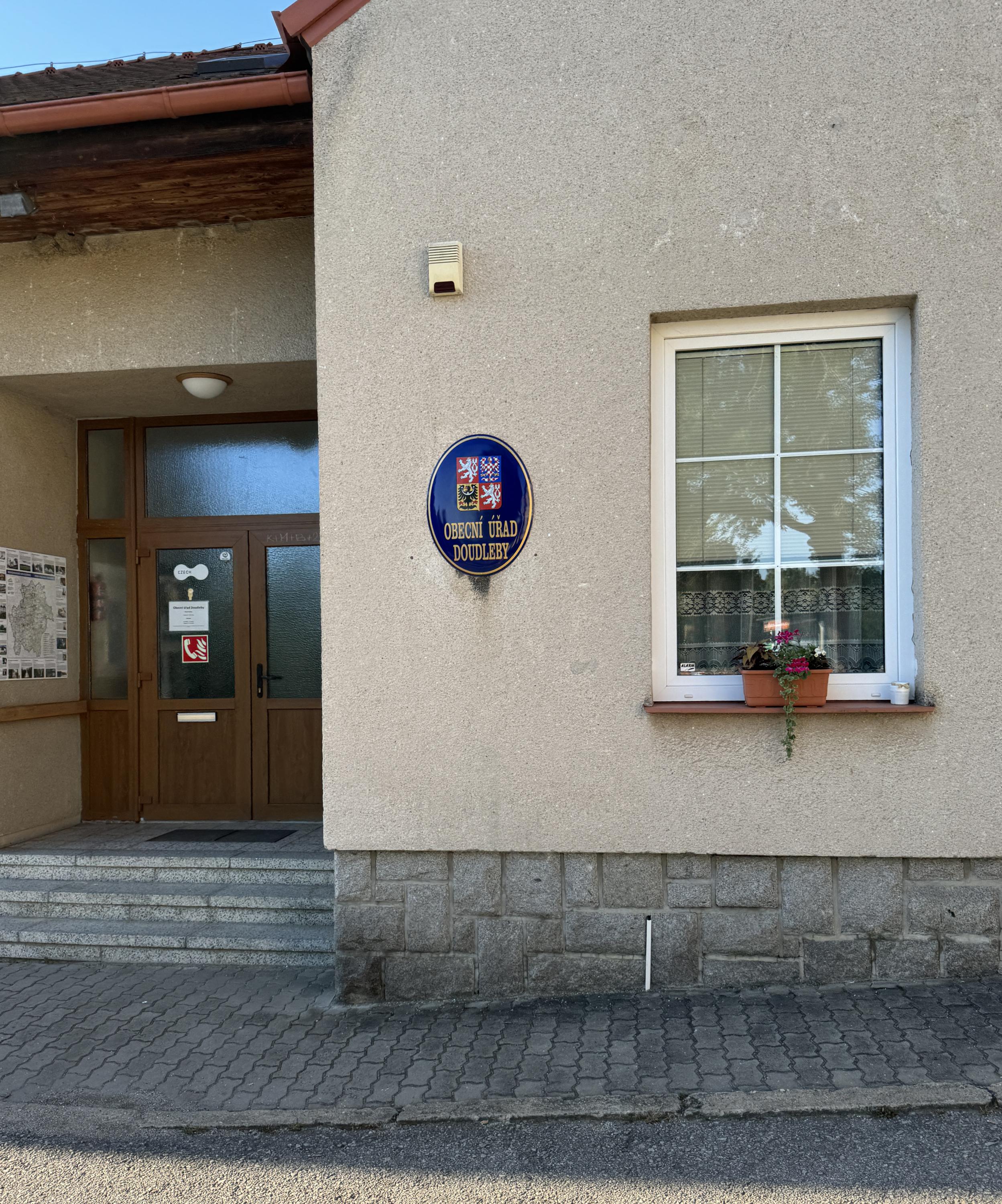 Doudleby - obecní úřad foto 3