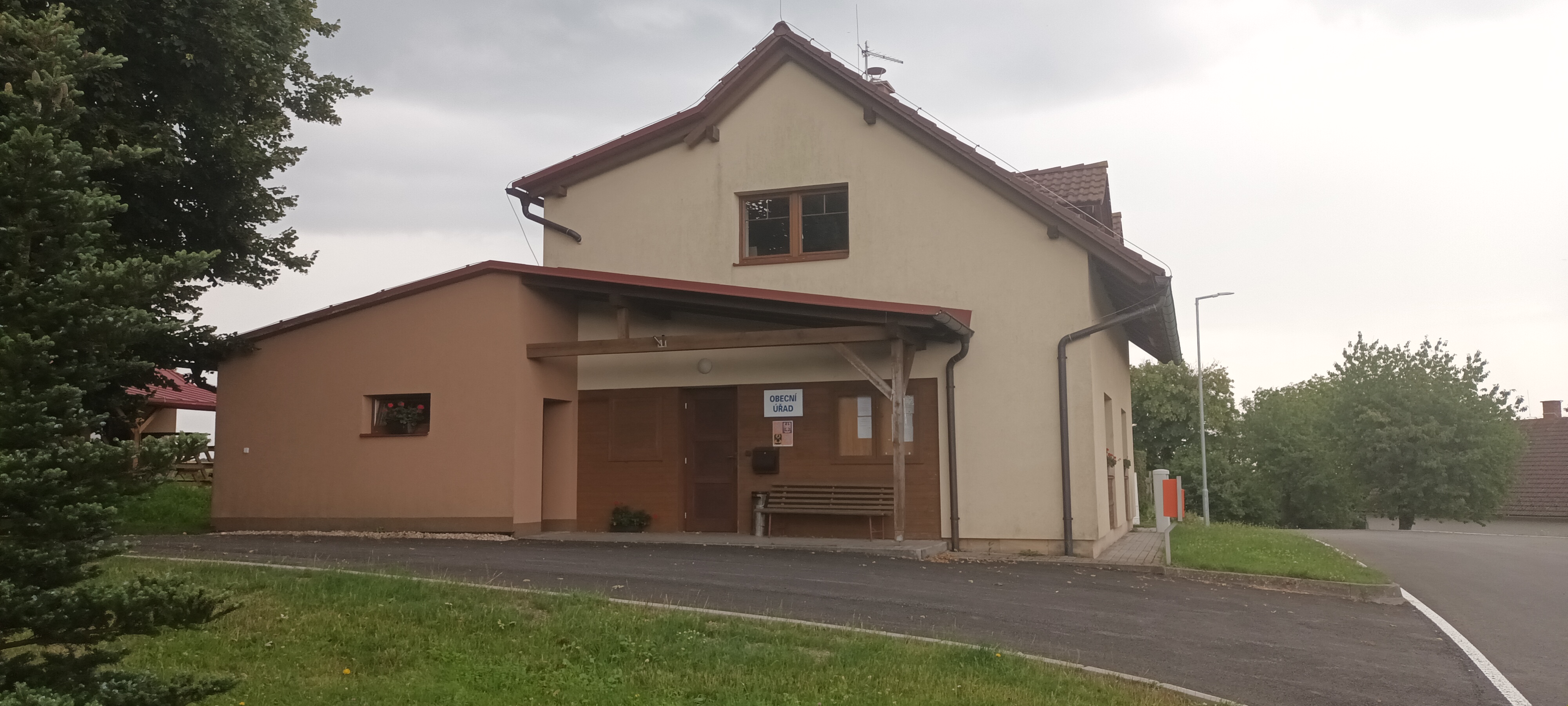 Borek - obecní úřad foto 3