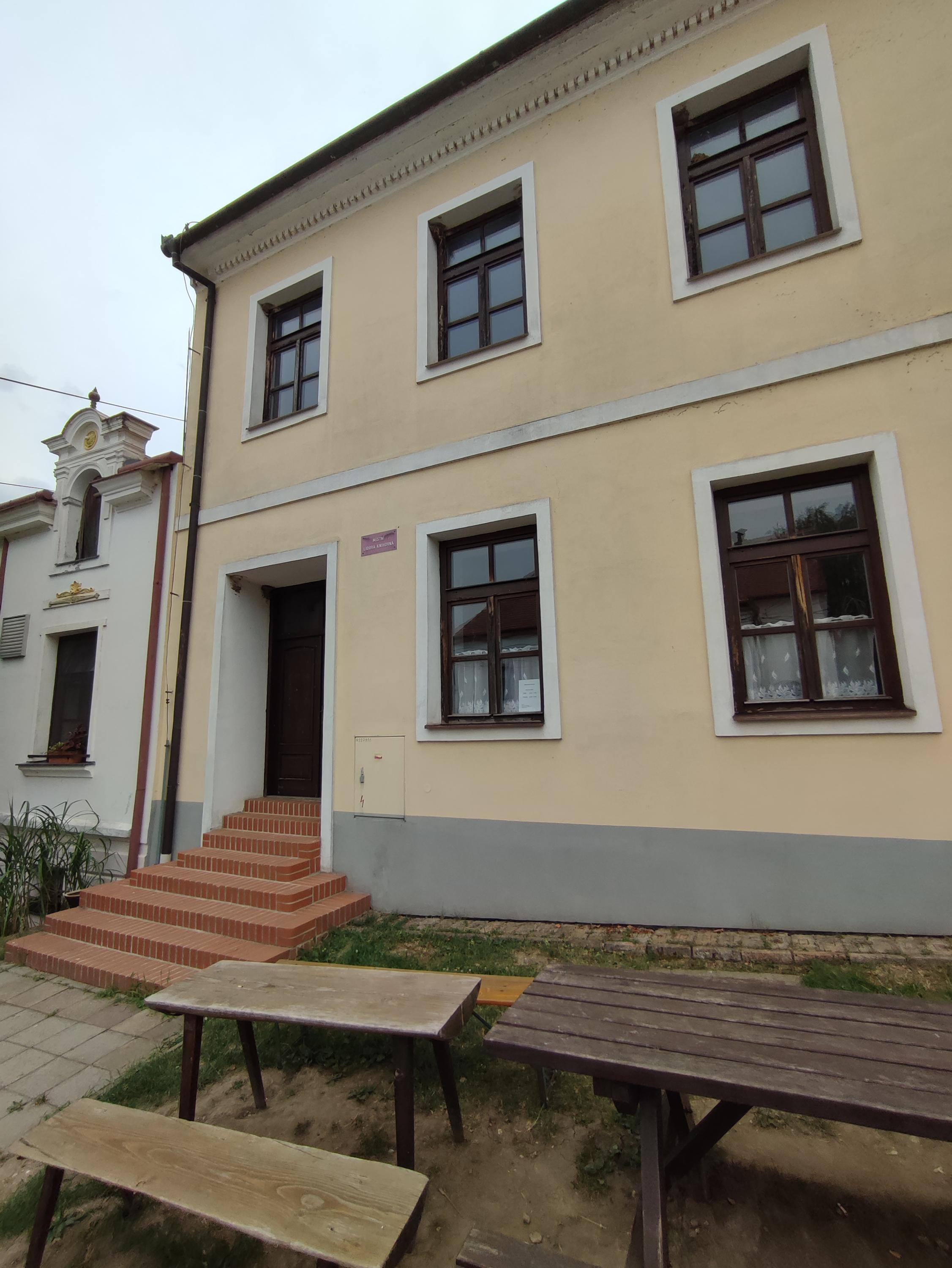 Místní lidová knihovna Pavlov foto 6