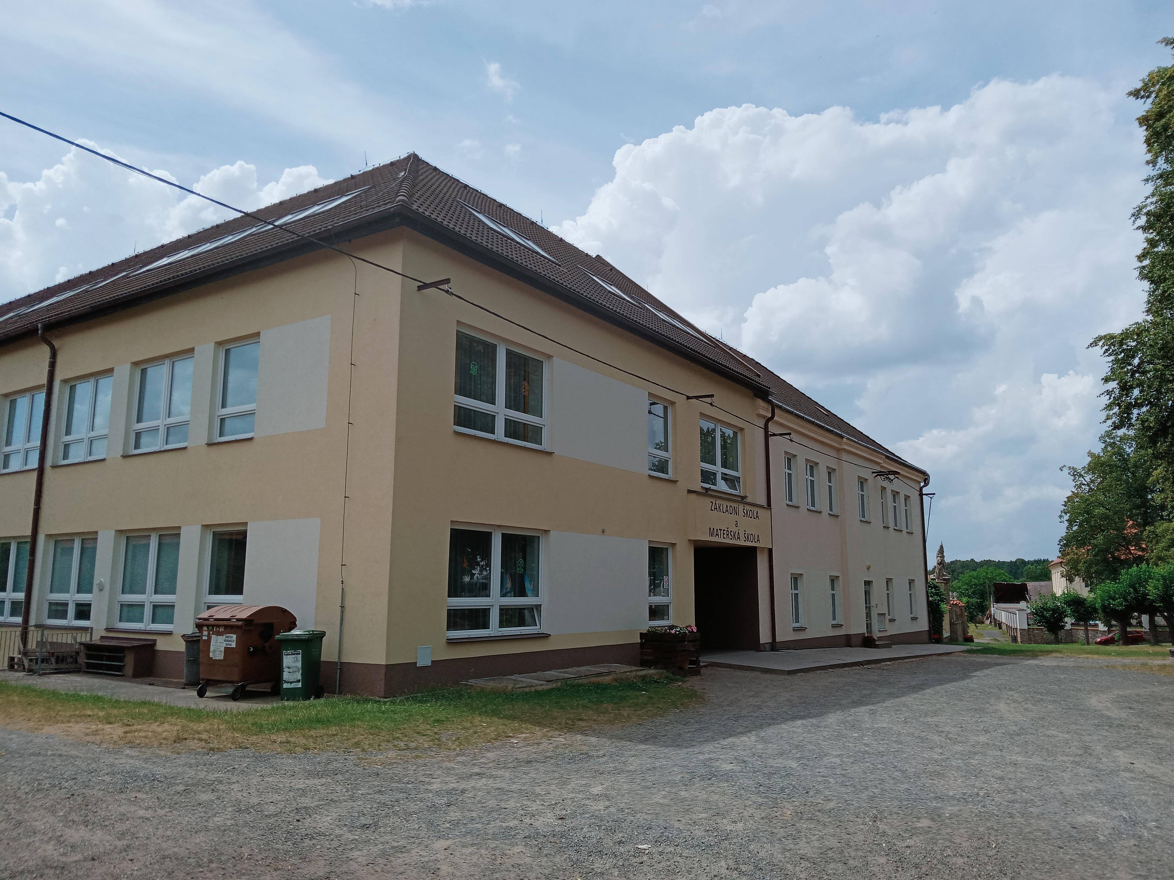 ZŠ a MŠ Malešov, okres Kutná Hora foto 2