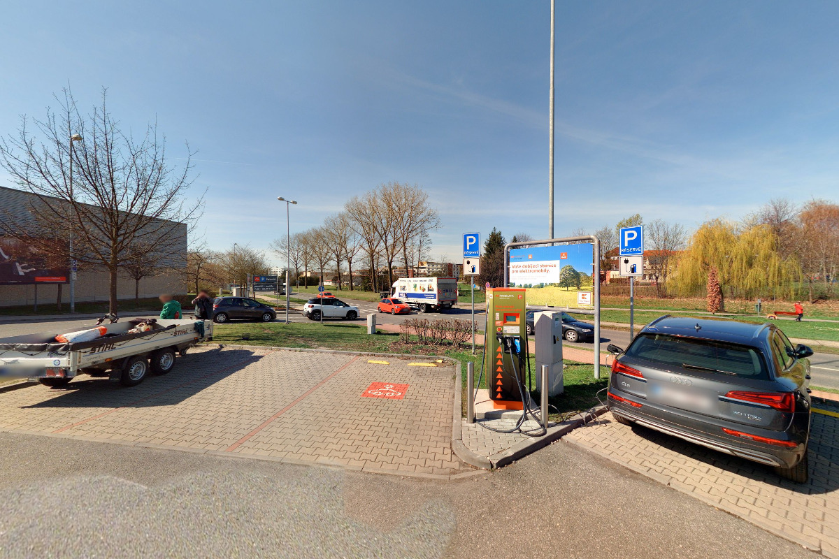 Nabíjecí stanice ČEZ foto 3
