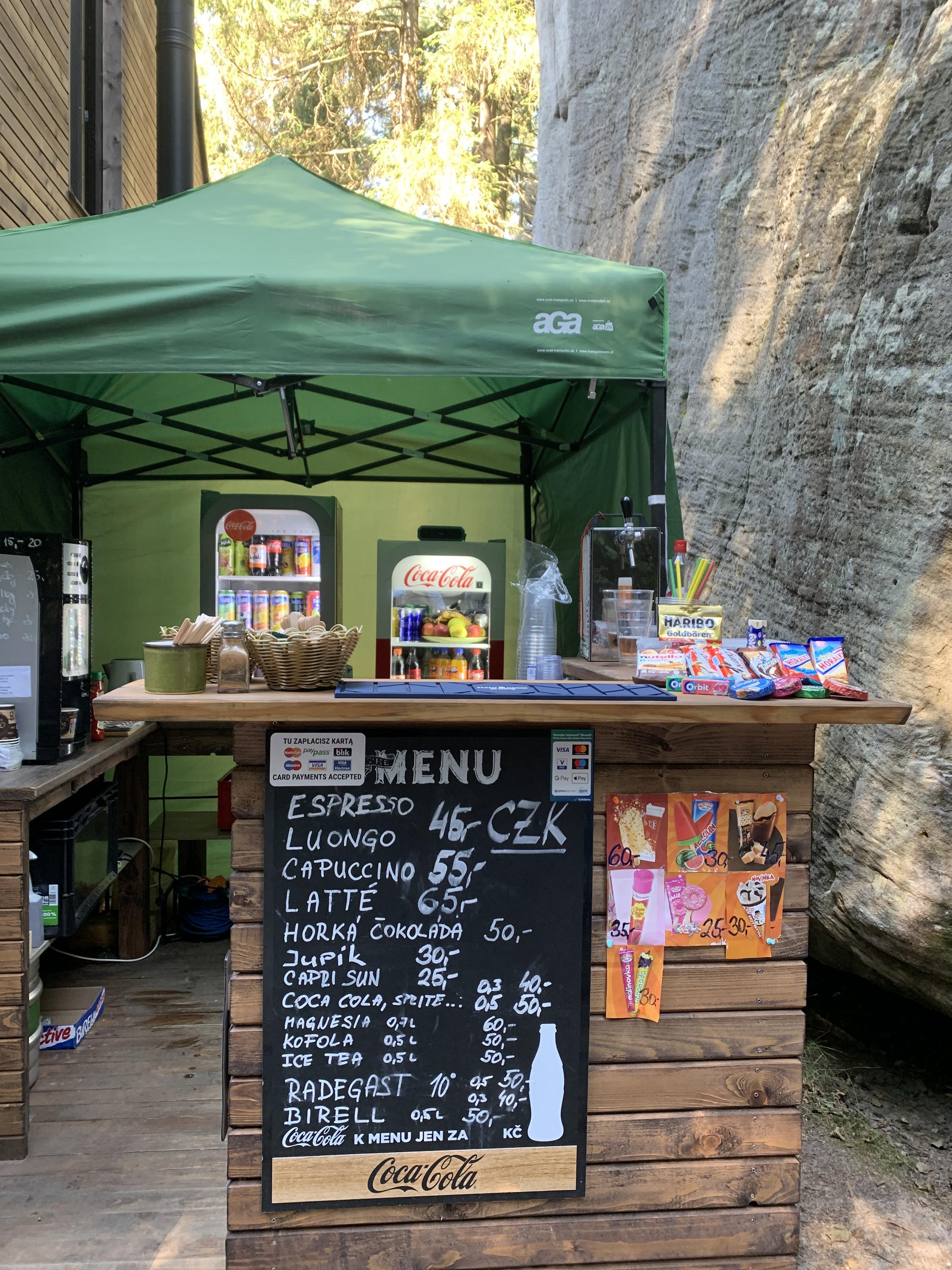 Občerstvení pod skalami foto 2