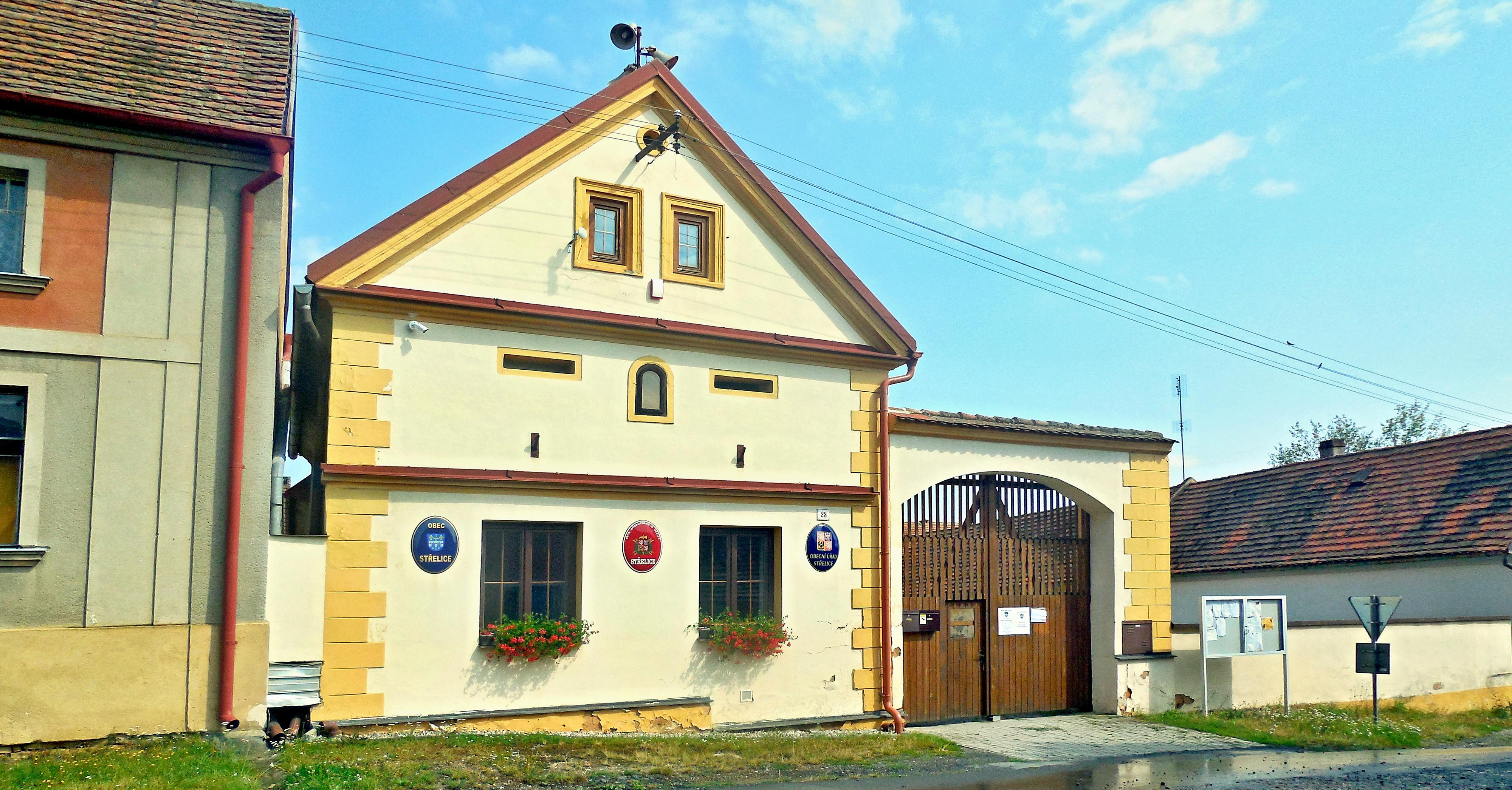 Střelice - obecní úřad foto 4
