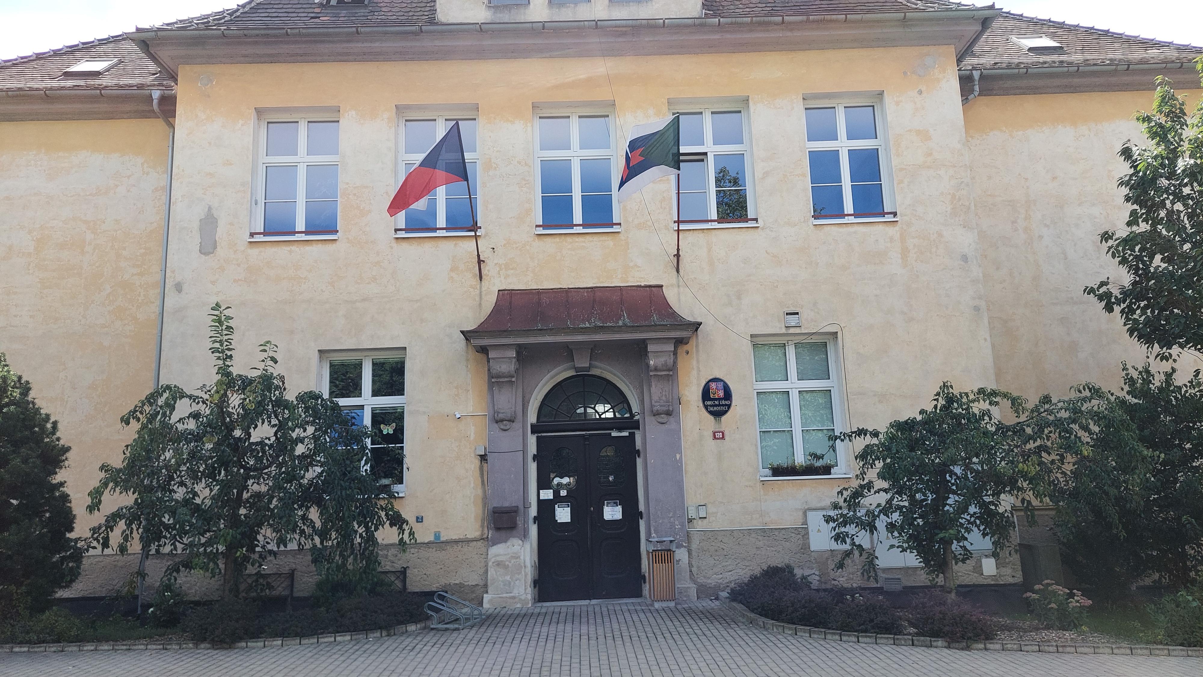 Žalhostice - obecní úřad foto 4