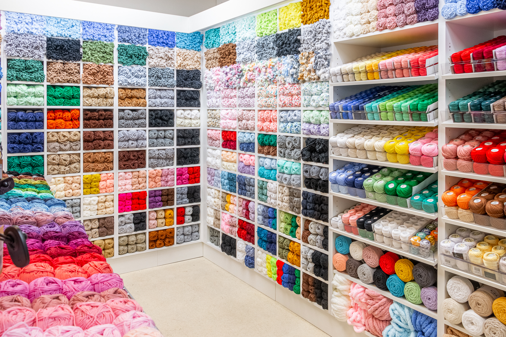 STOKLASA galanterie a látky foto 4