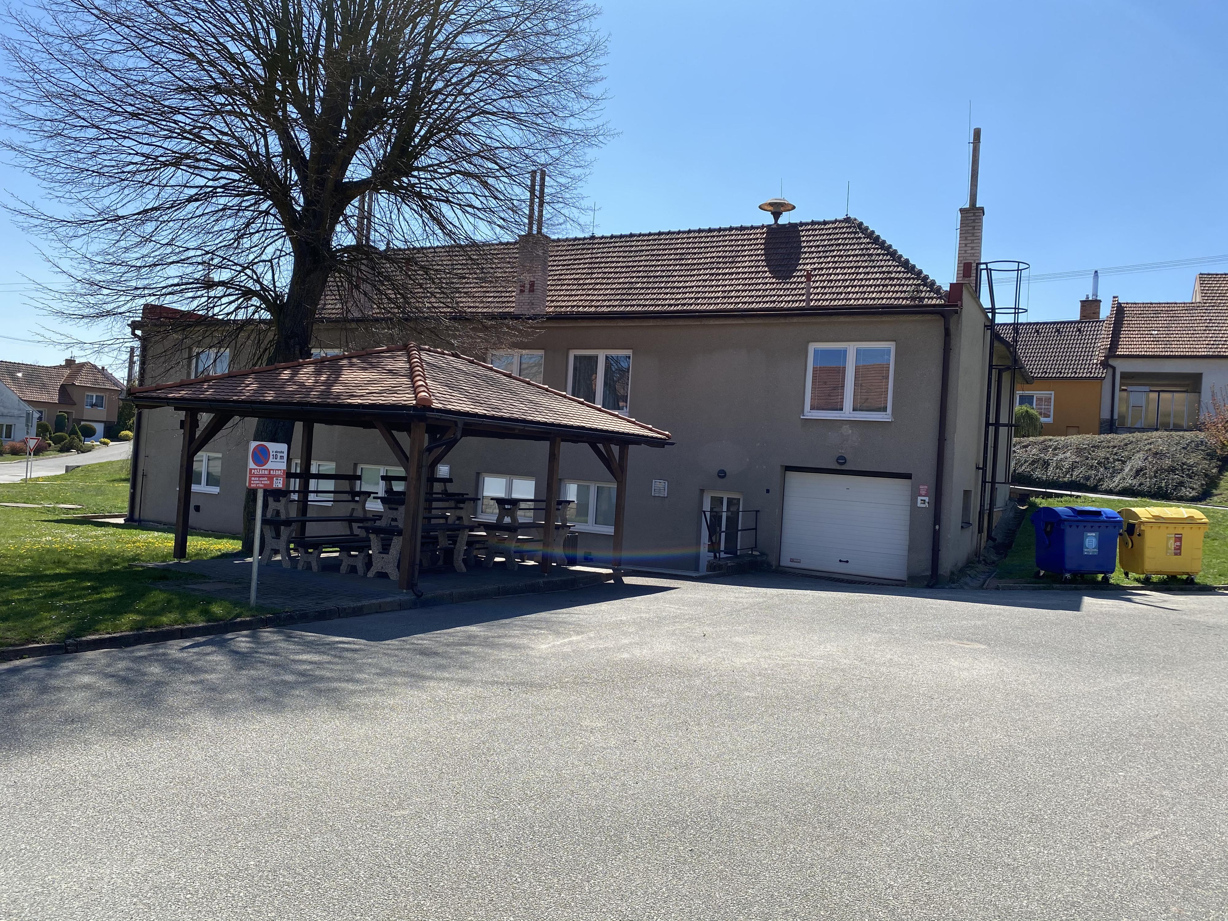 Pamětice - obecní úřad foto 3