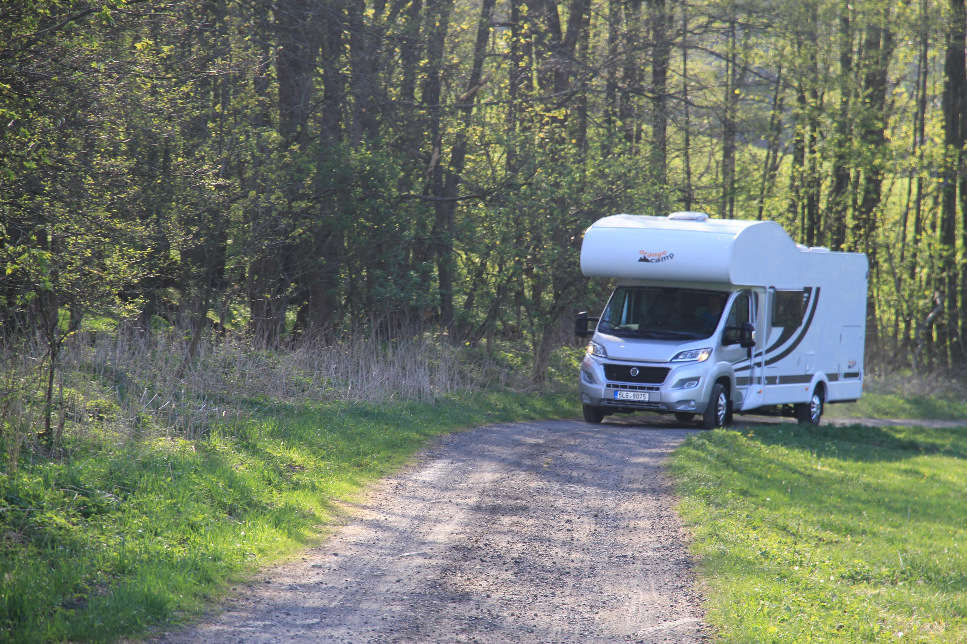 Pronájem obytných vozů, poznávejte krásy Česka