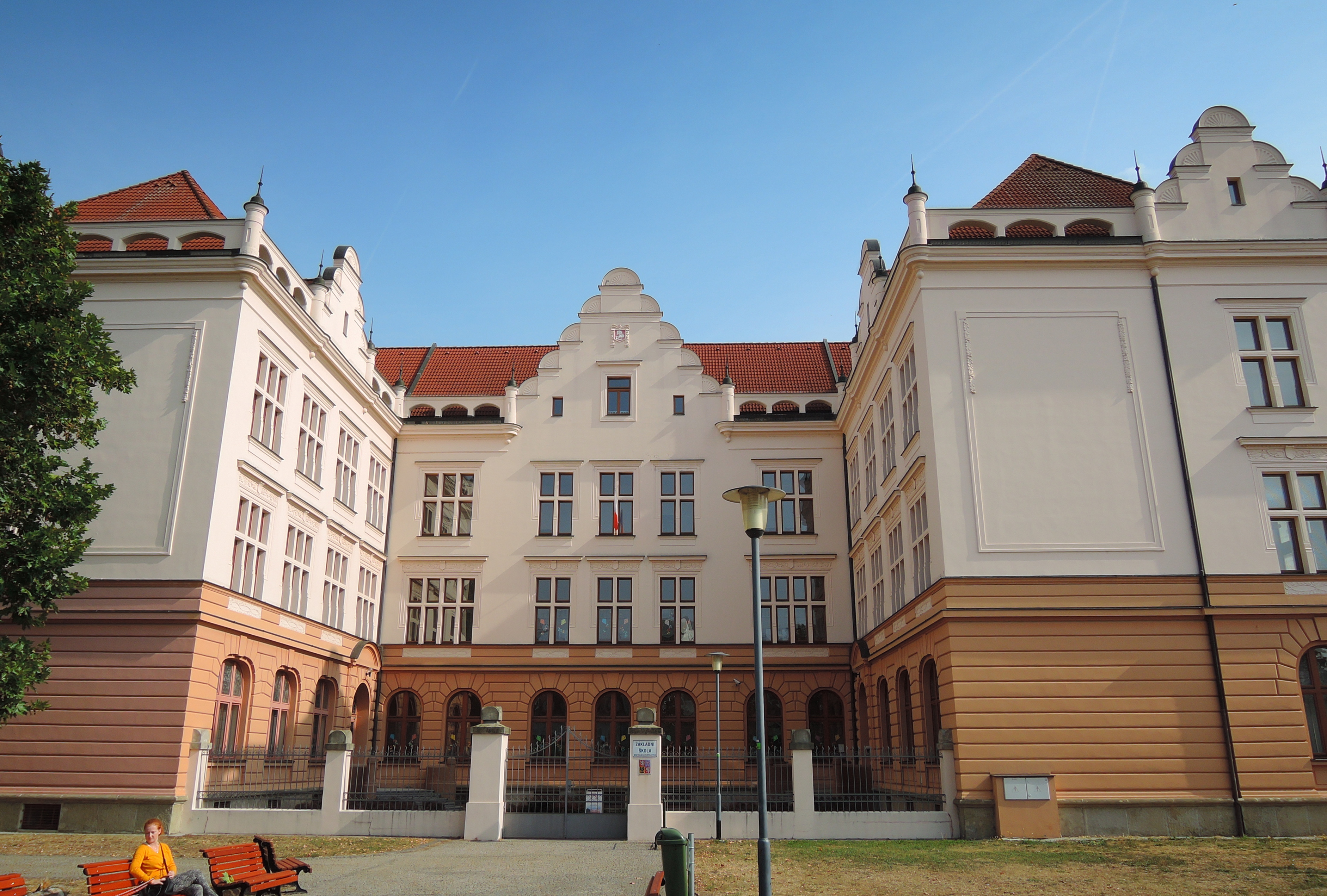 Základní škola Pardubice, Bratranců Veverkových 866 foto 2