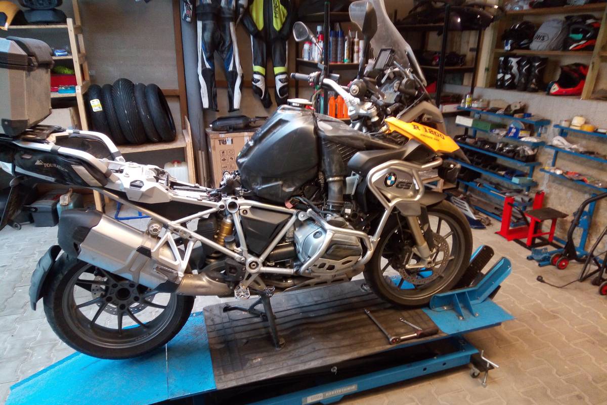 Motodílna Michajlec foto 2