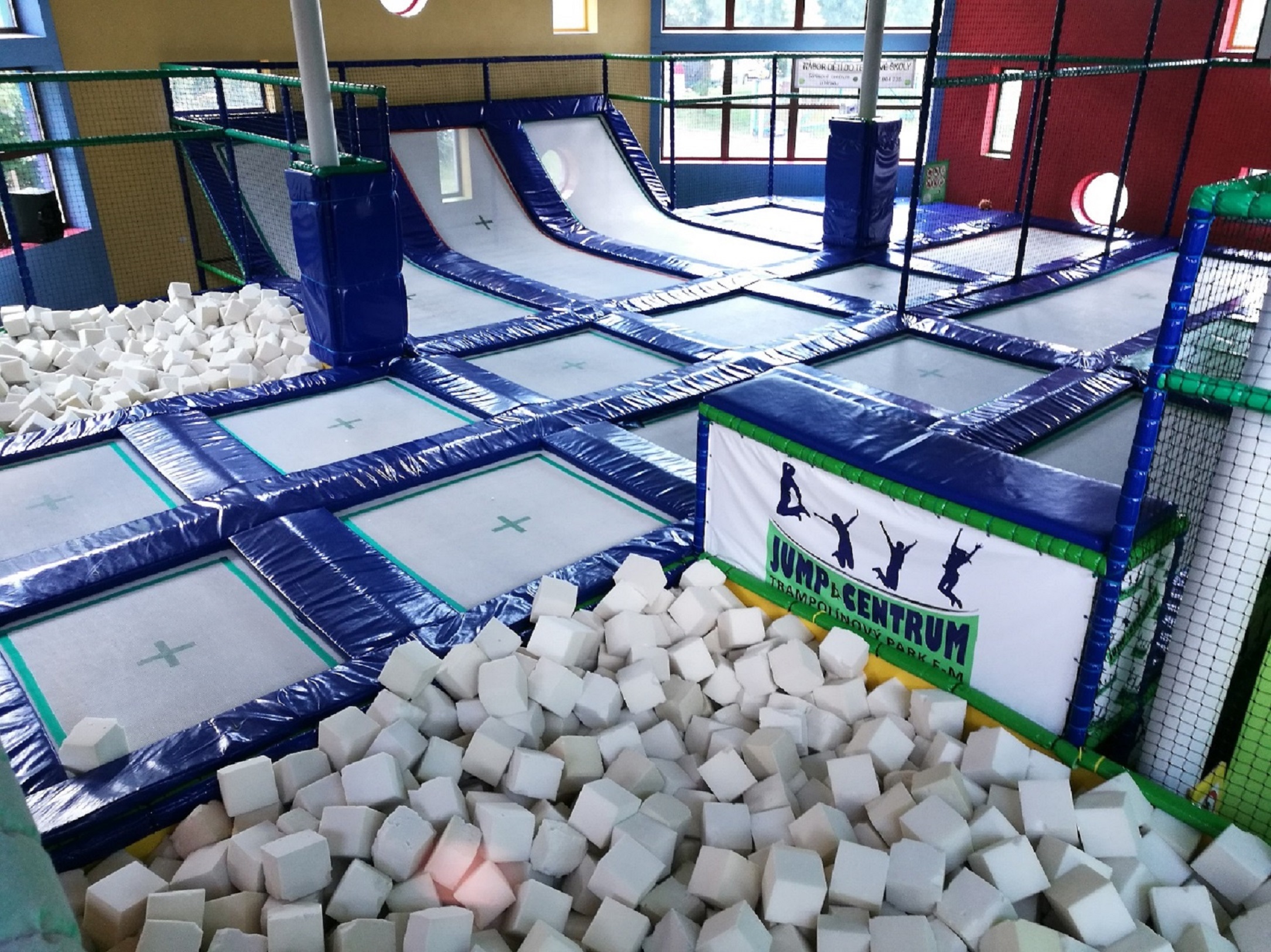 Jumpcentrum - trampolínový park F-M foto 2