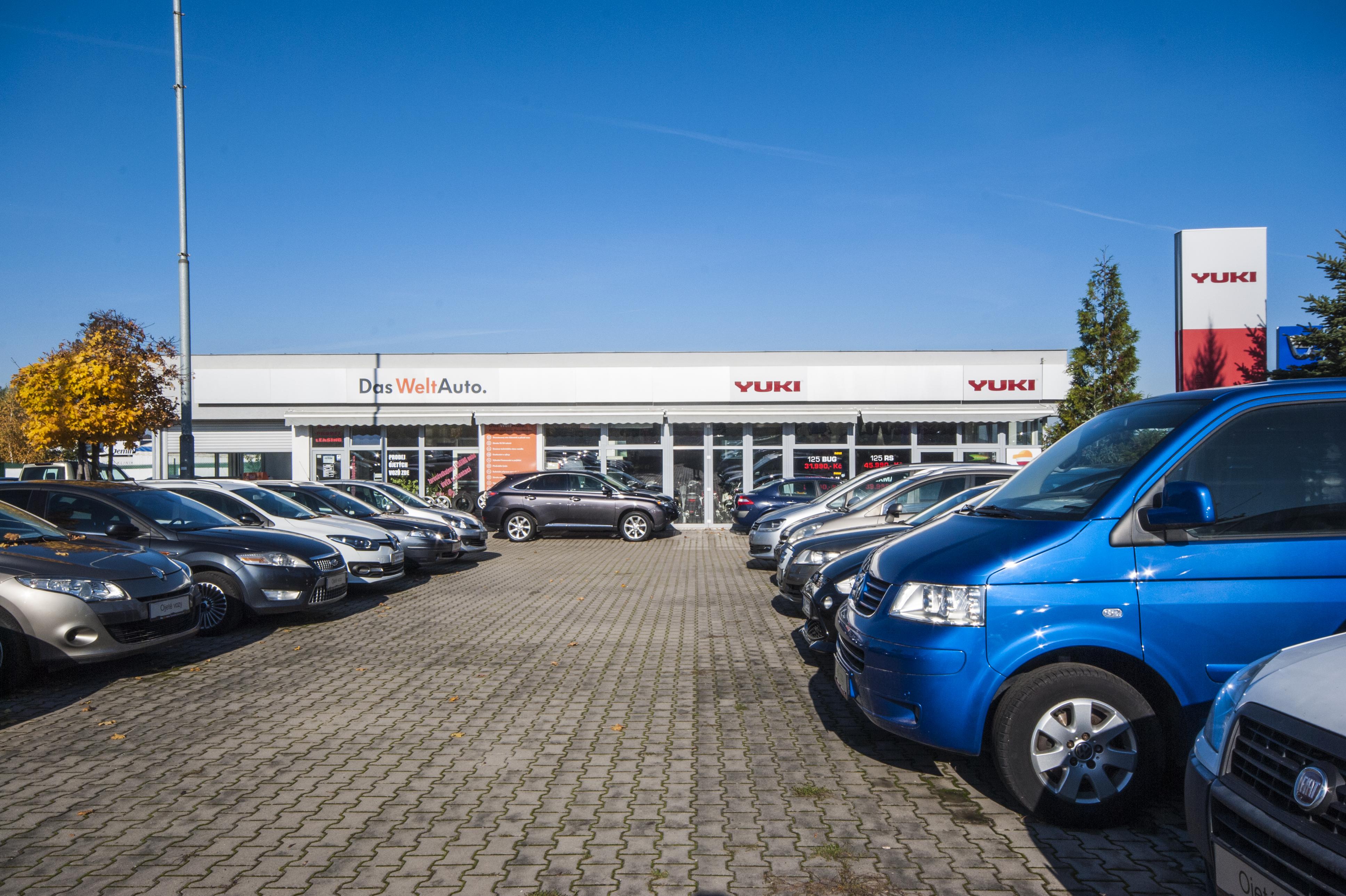 Pyramida Průhonice - Das Welt Auto