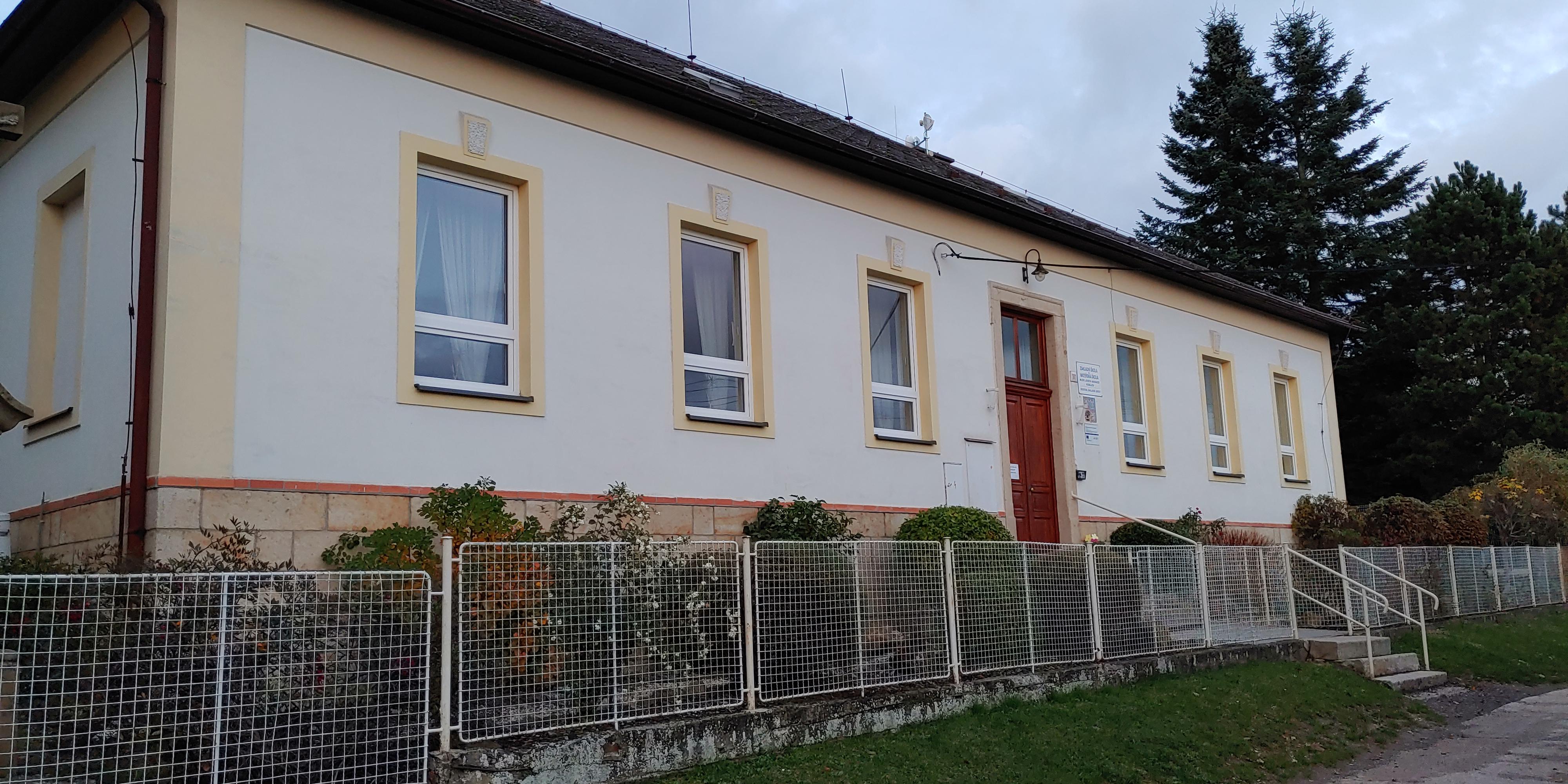 ZŠ a MŠ MUDr. Josefa Moravce, Nemojov foto 2