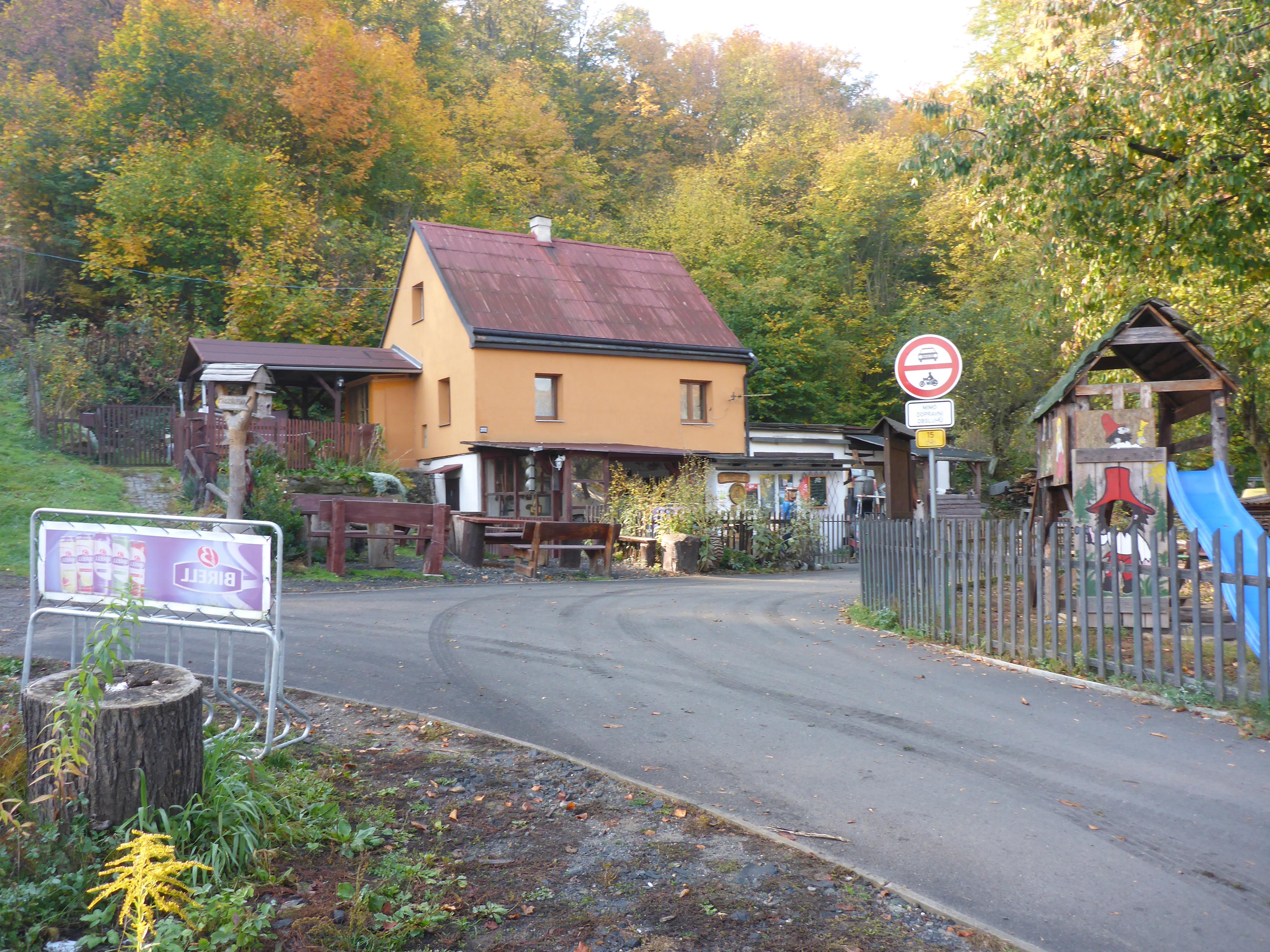 Občerstvení Pod Lesem foto 2