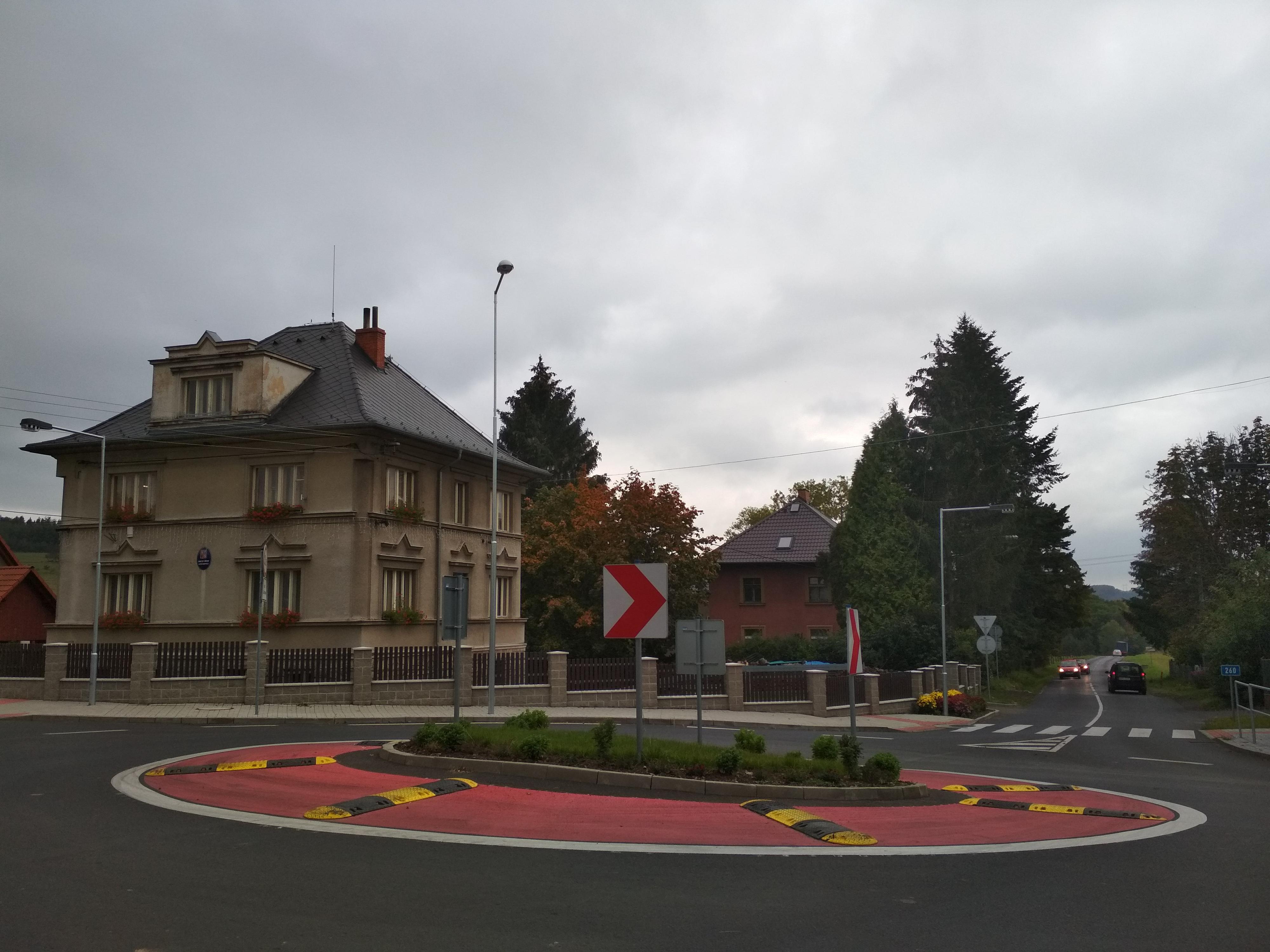 Lovečkovice - obecní úřad foto 2