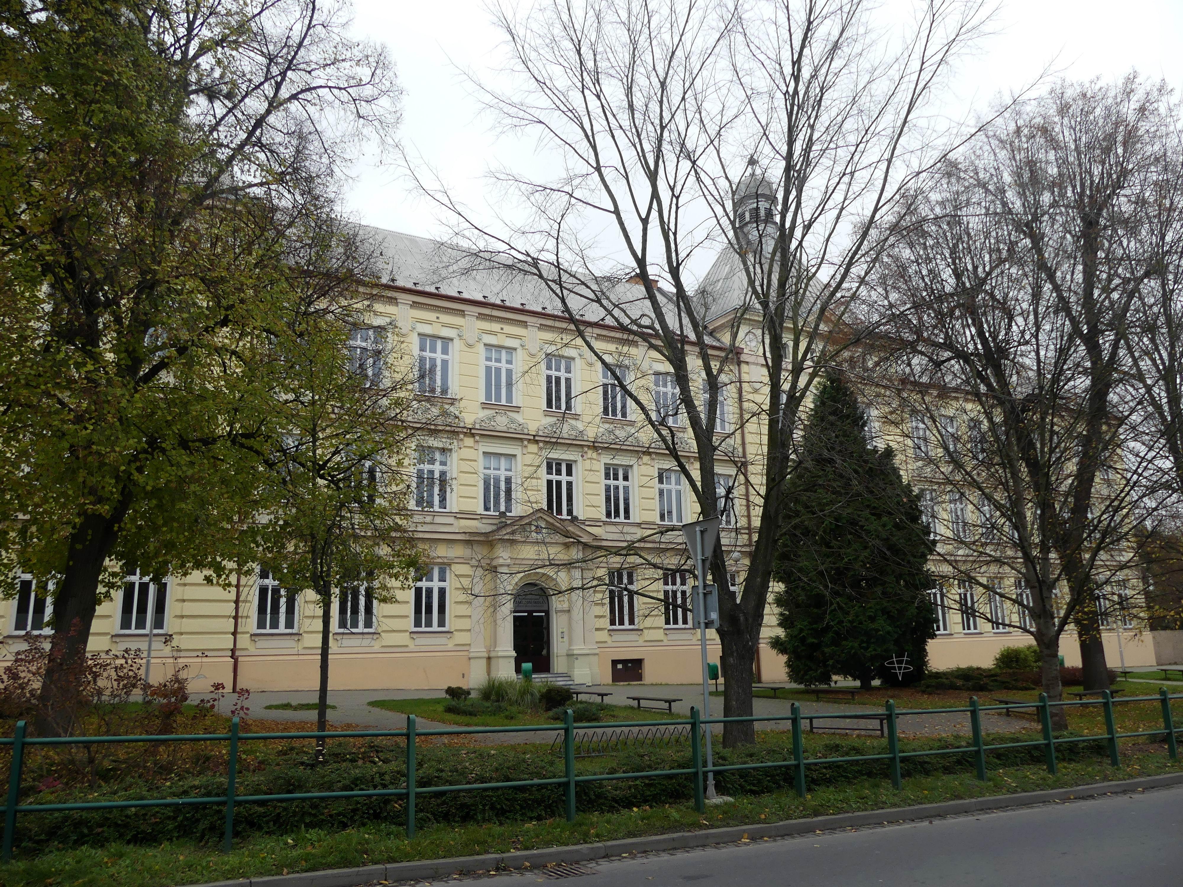 ZŠ Kojetín, náměstí Míru foto 2