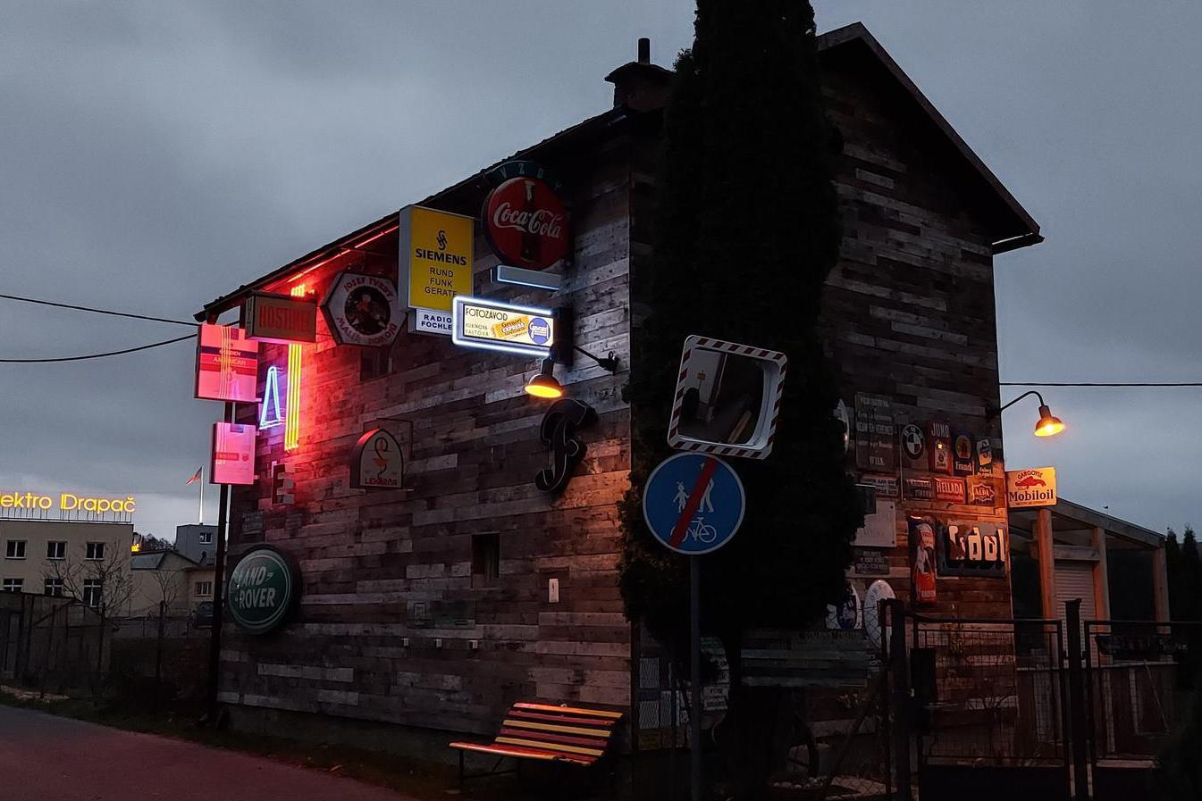 Elektro Drapač - Muzeum světelných reklam