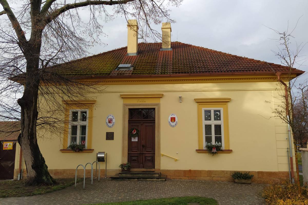 Kostelní Lhota - obecní úřad foto 2