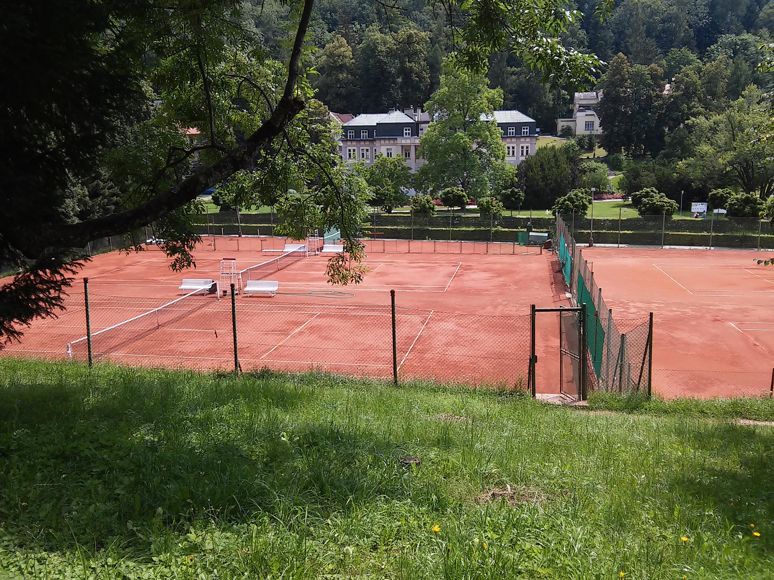 Tenisové kurty Luhačovice foto 2