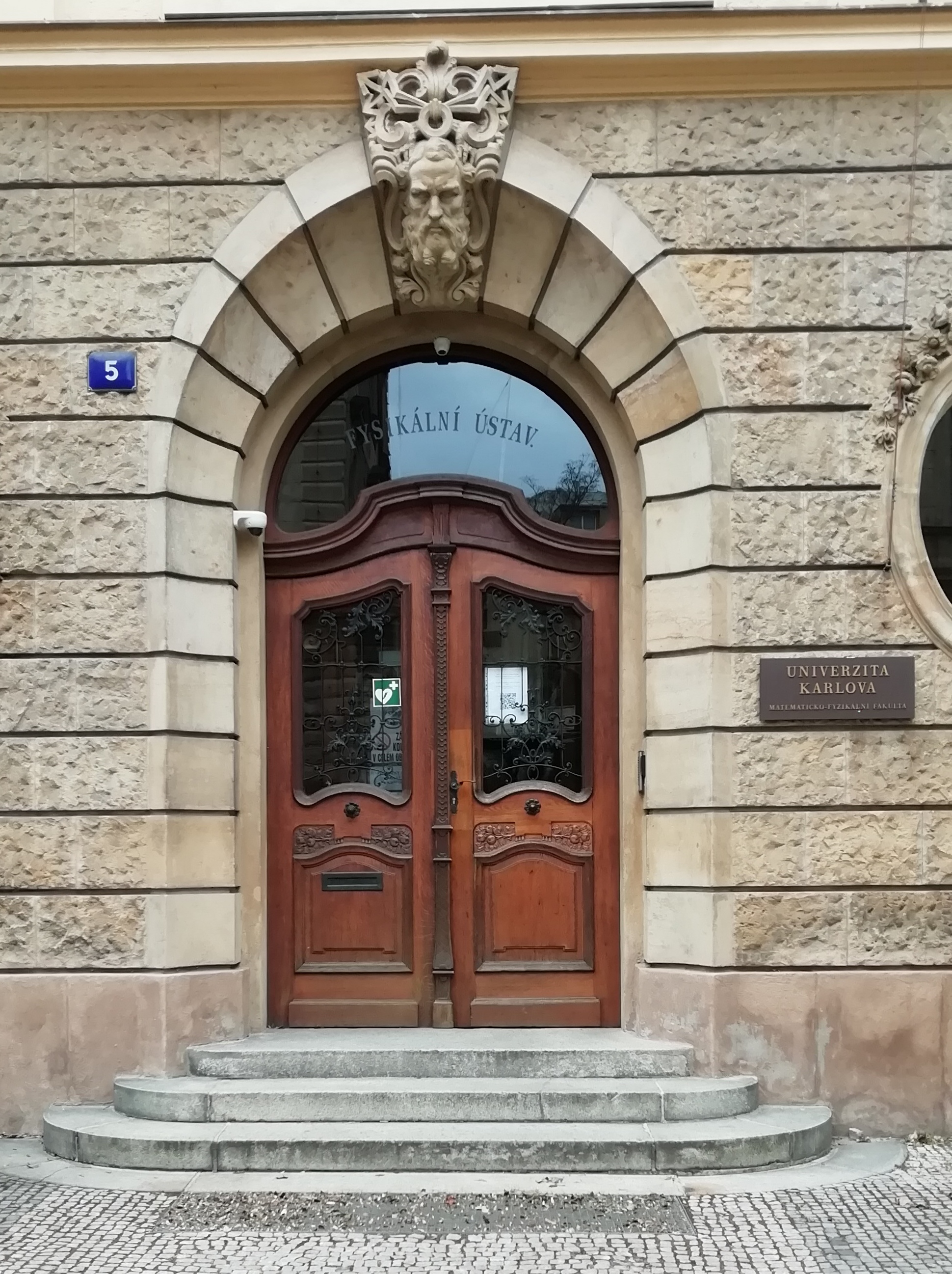 Matematicko-fyzikální fakulta - Univerzita Karlova foto 6