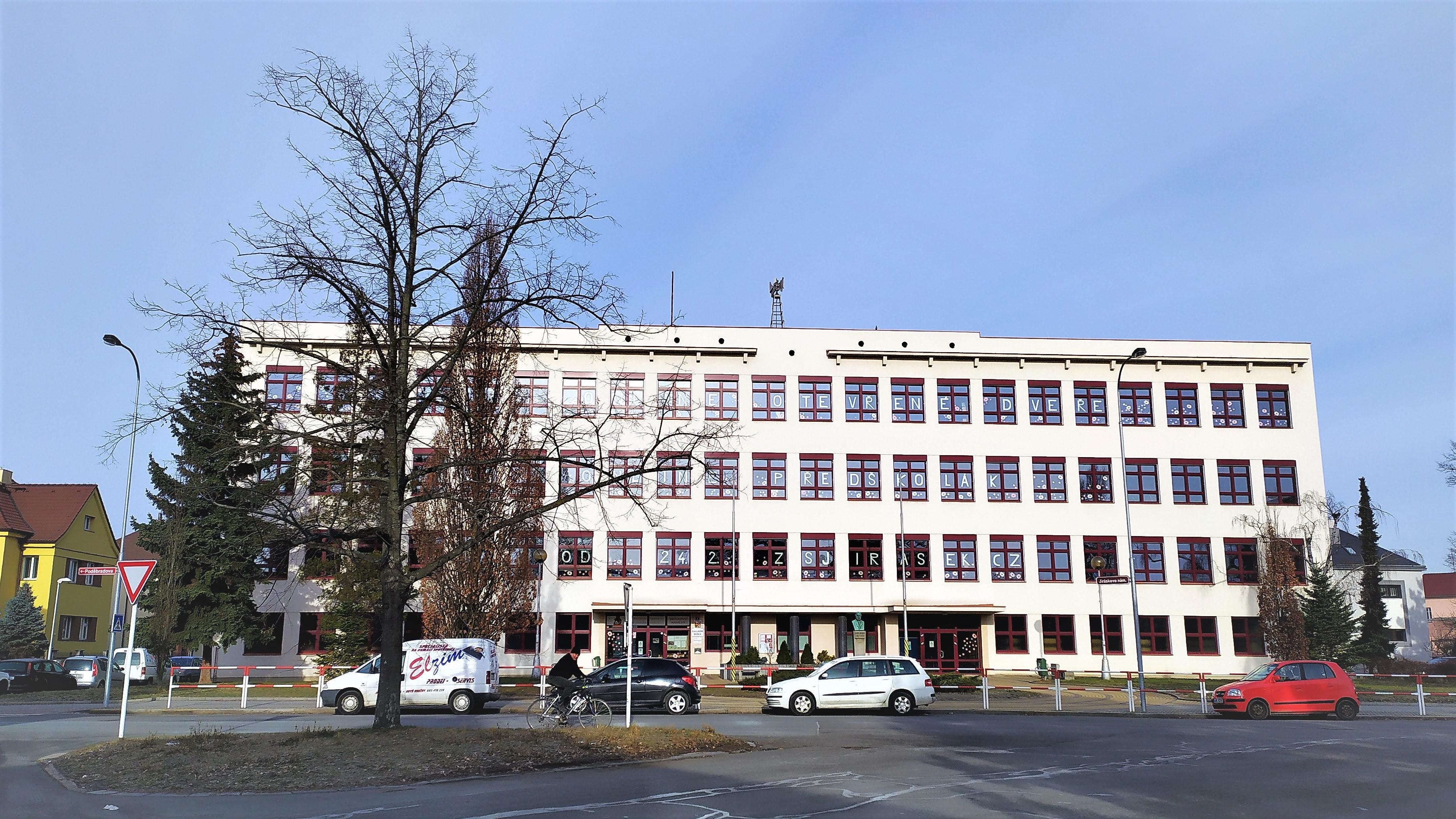 ZŠ a MŠ Hradec Králové, Jiráskovo náměstí foto 4