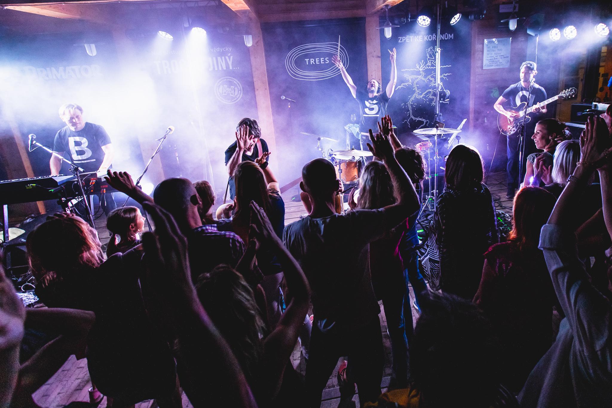 TREES - Zahradnictví a kavárna foto 3