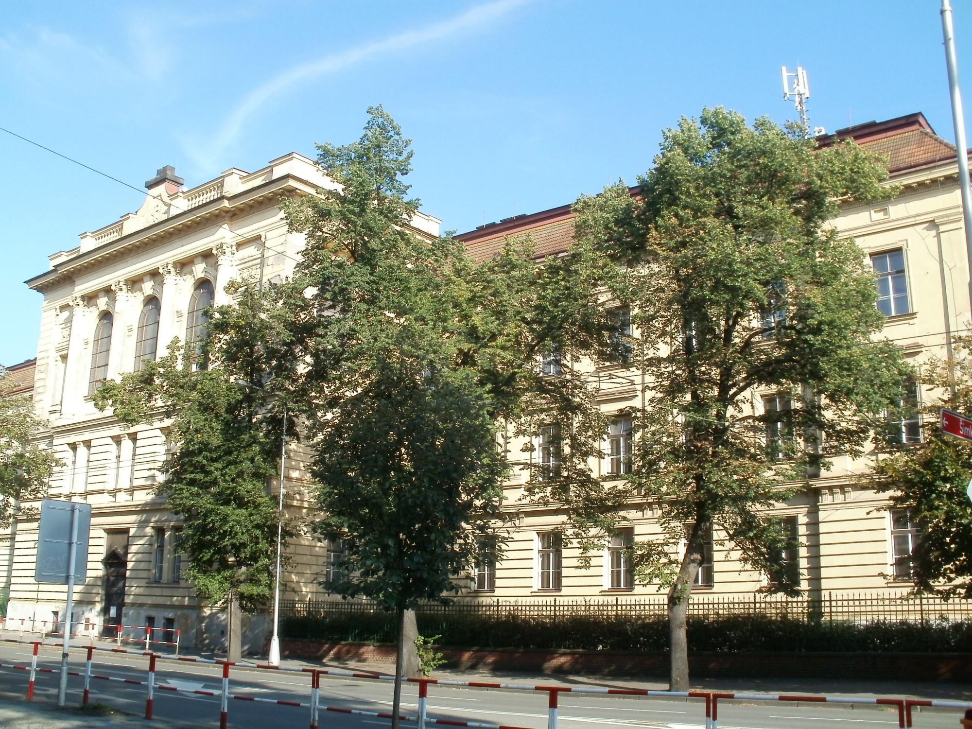 Gymnázium Boženy Němcové, Hradec Králové