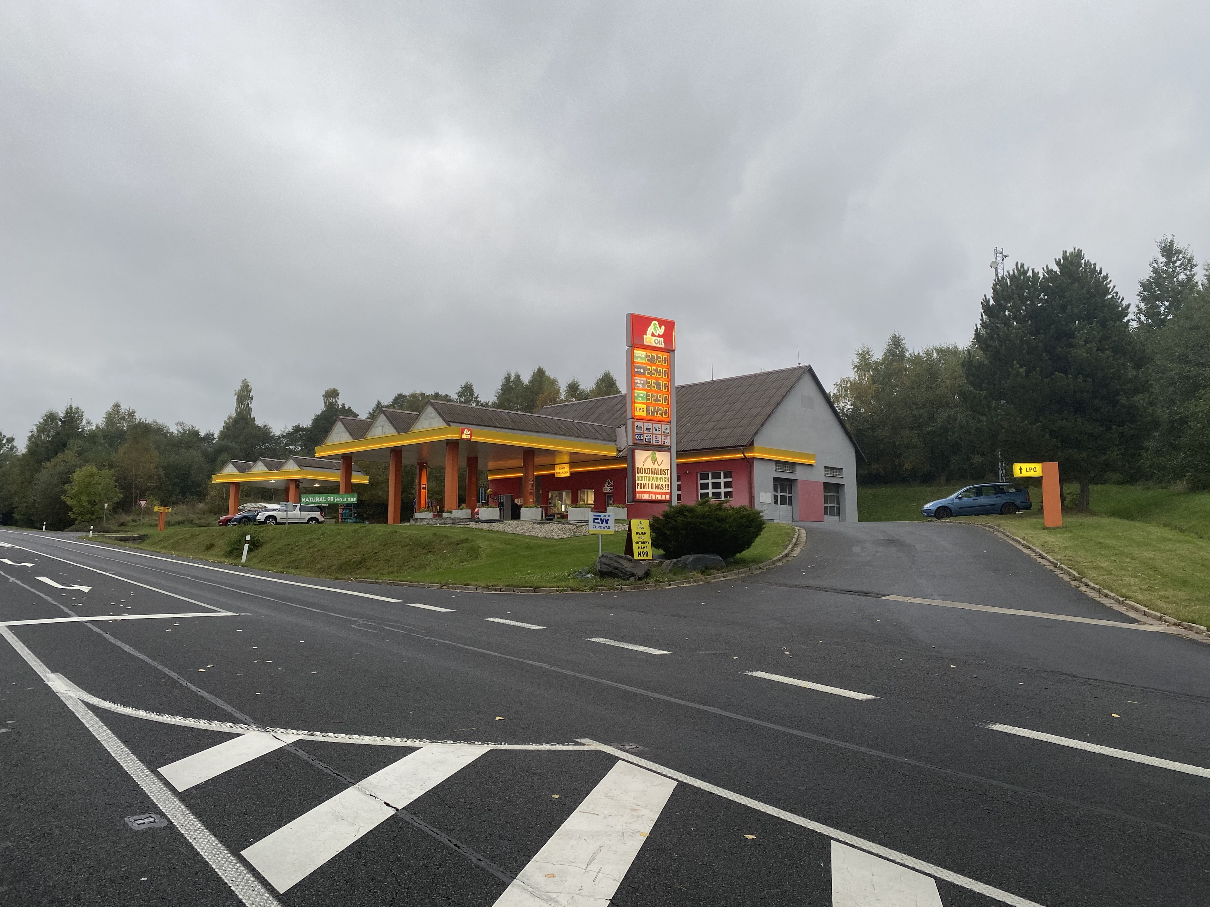 DZ OIL Stará Ves u Rýmařova, čerpací stanice foto 4