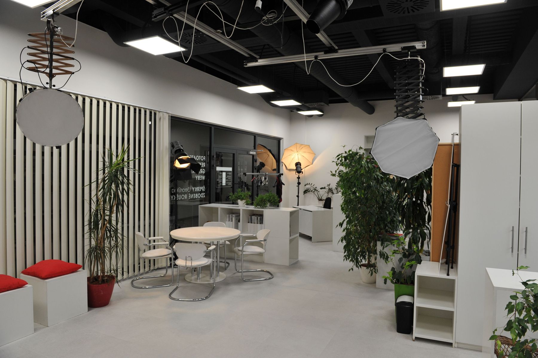 FAST SHOTS | fotoateliér | fotograf | vizážistka | kurzy focení foto 5