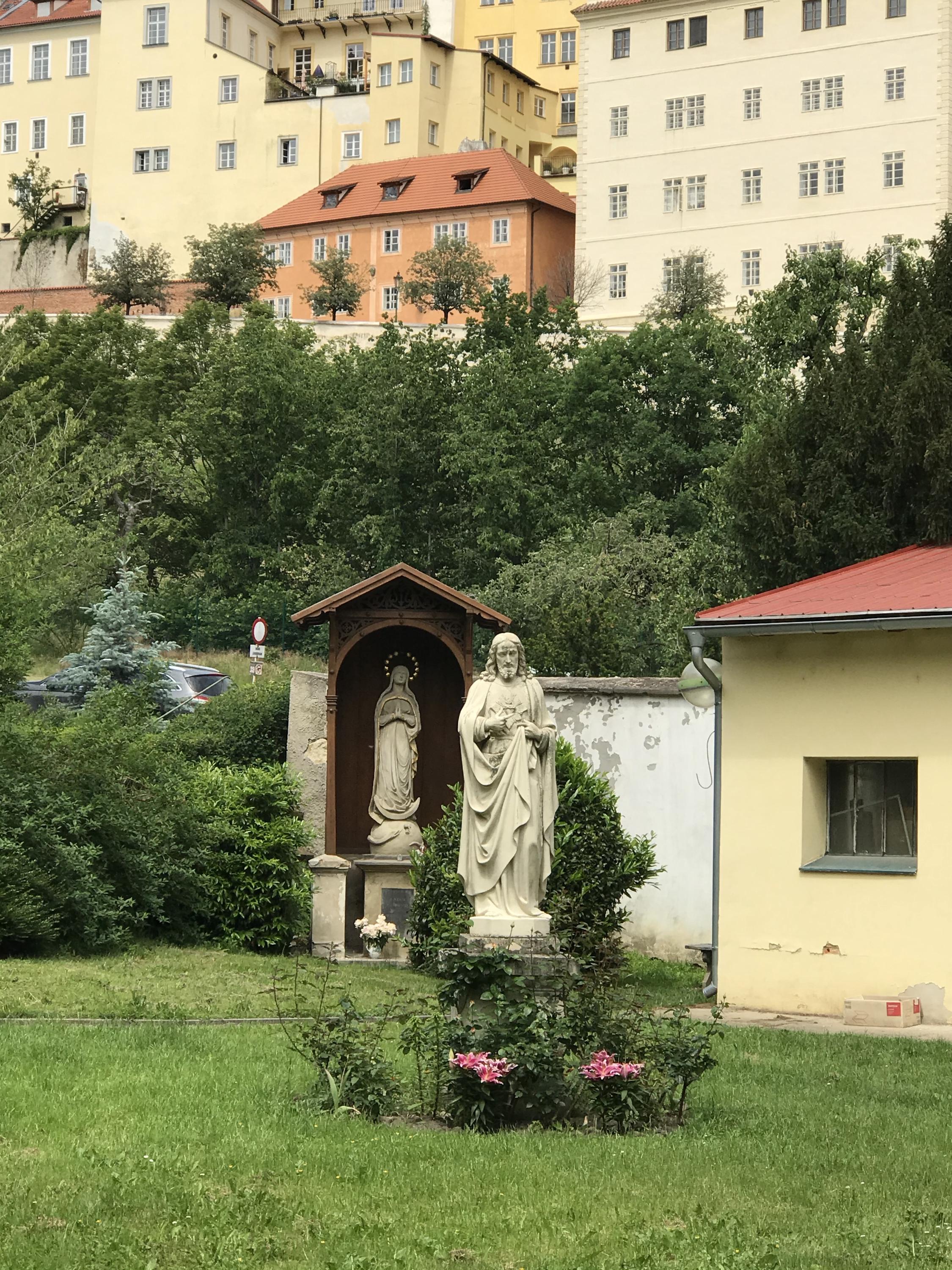 Nemocnice Milosrdných sester sv. Karla Boromejského v Praze foto 5