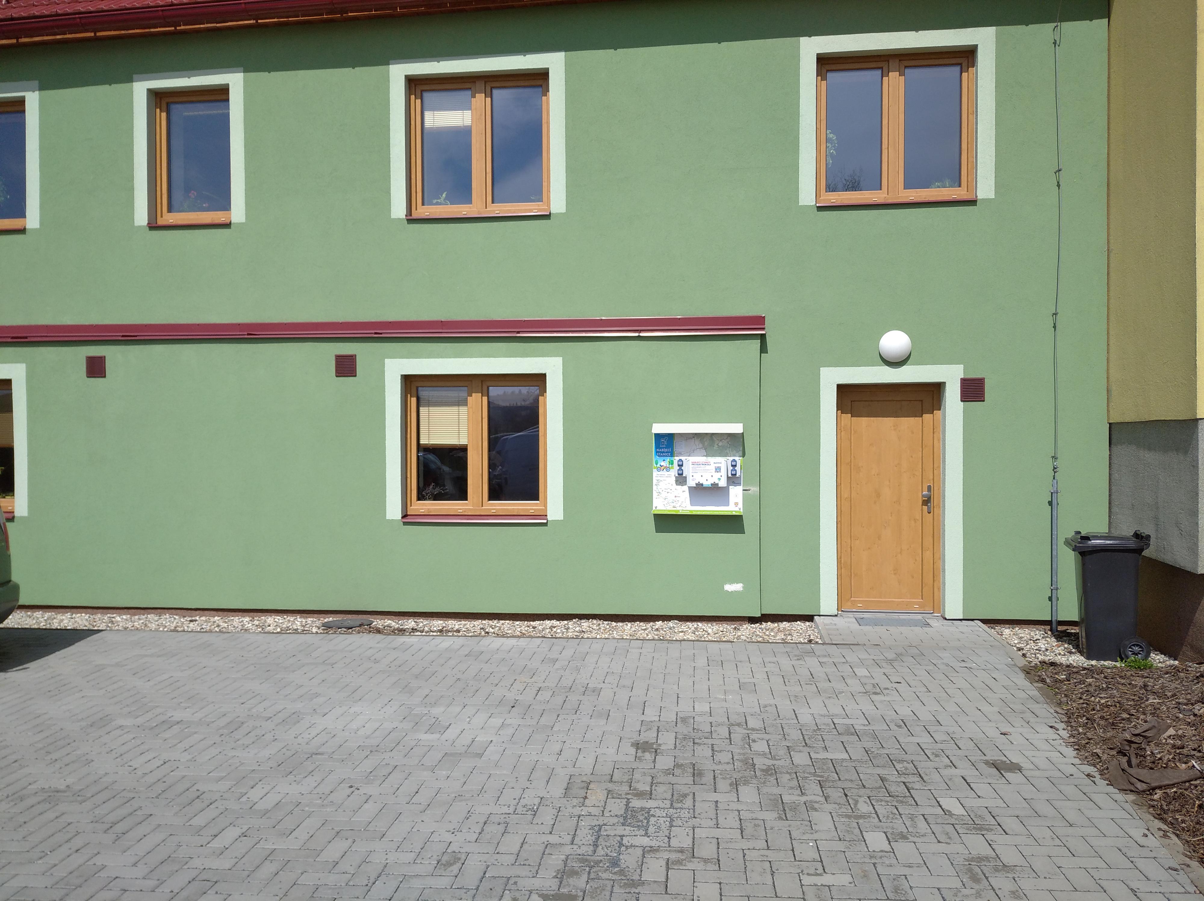 Nabíjecí stanice Obecní úřad Huzová foto 4
