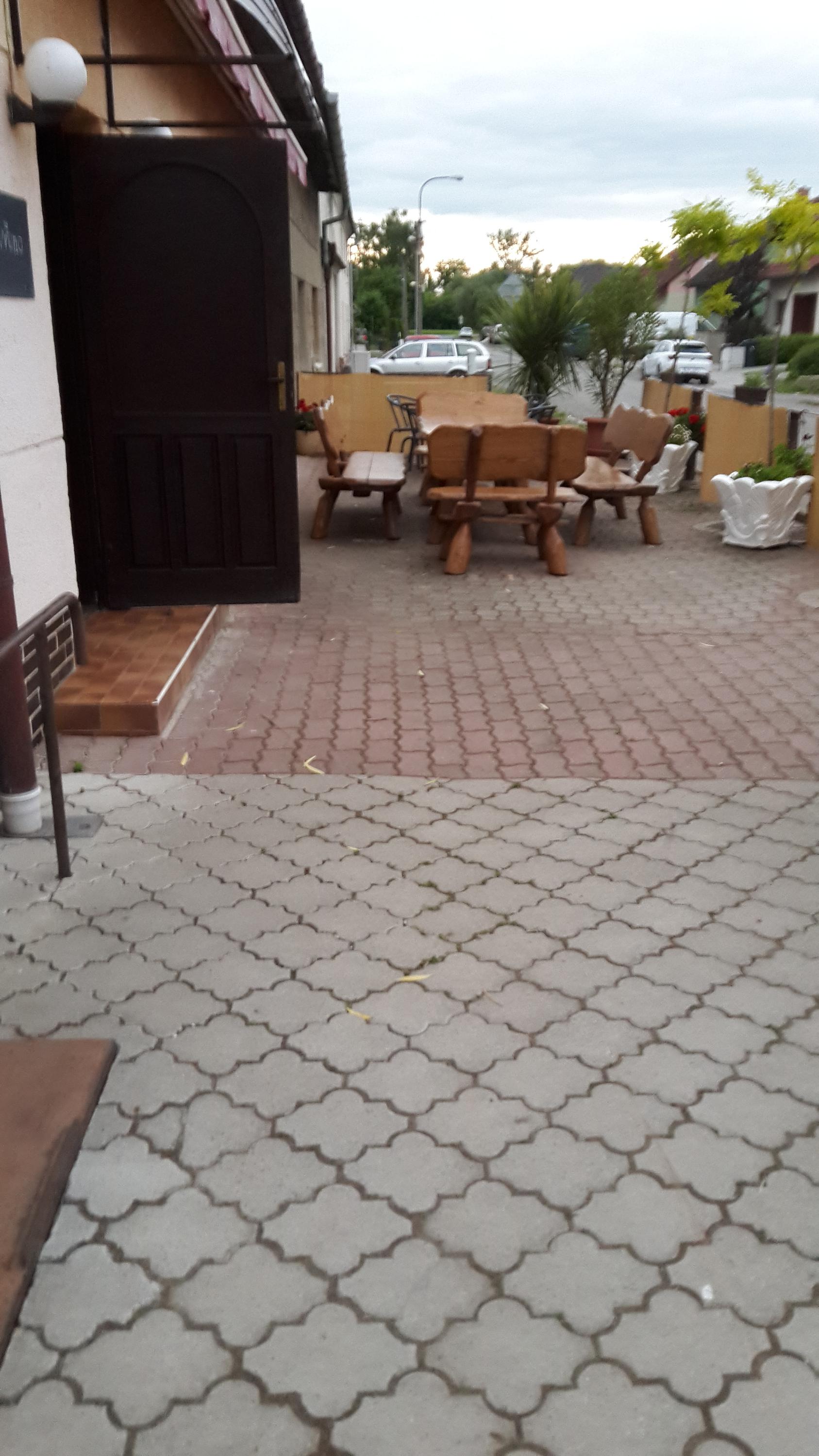 Kafé bar u mostu foto 2