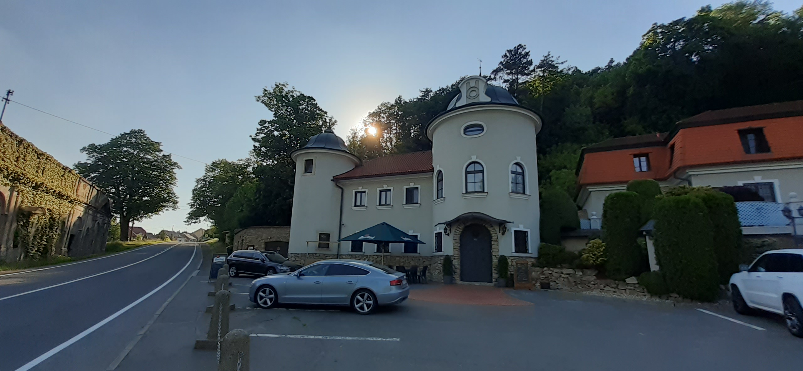 Restaurace - Zámeček pod hradem foto 2