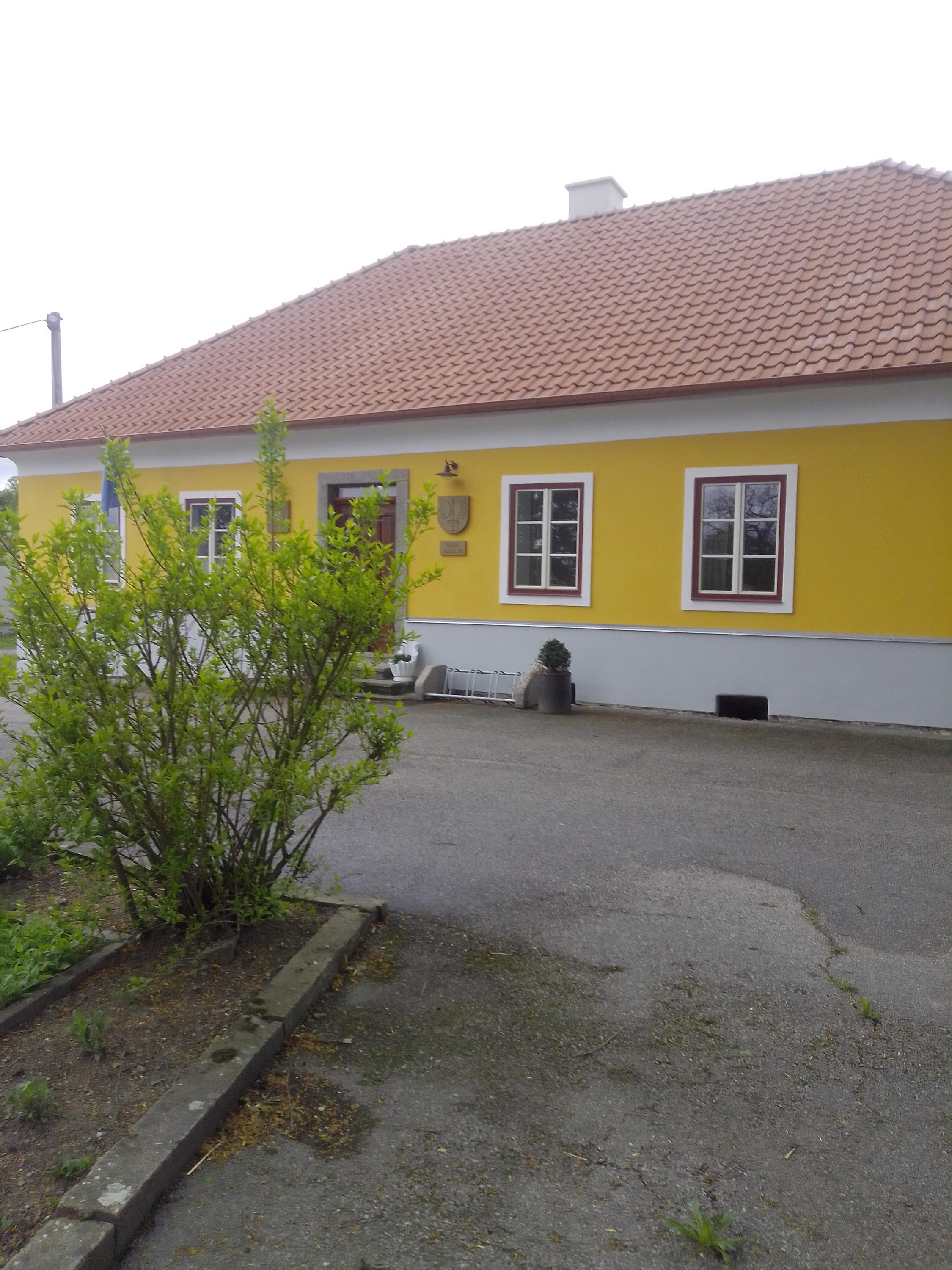 Rataje - obecní úřad foto 6