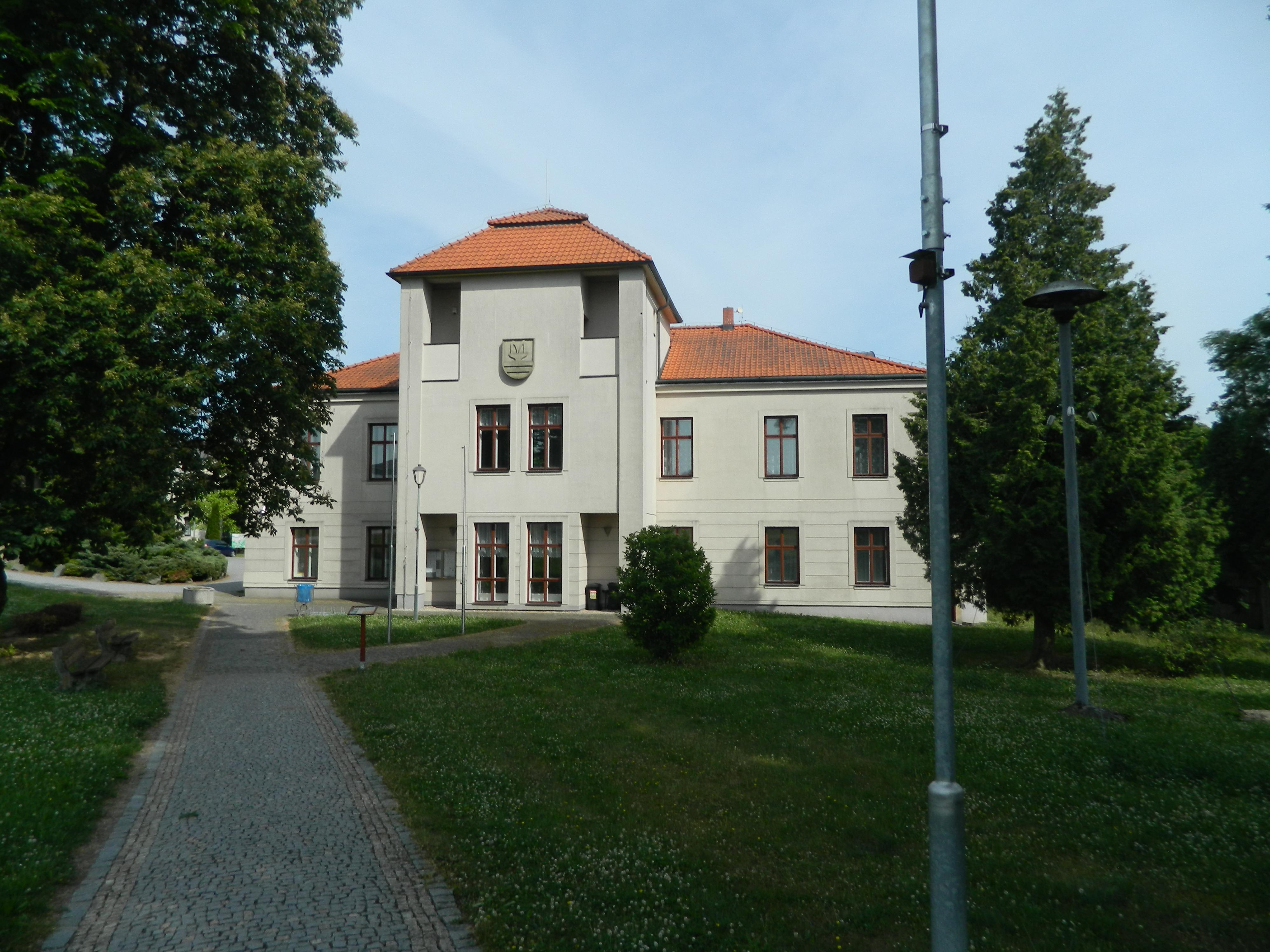 Velichovky - obecní úřad foto 4