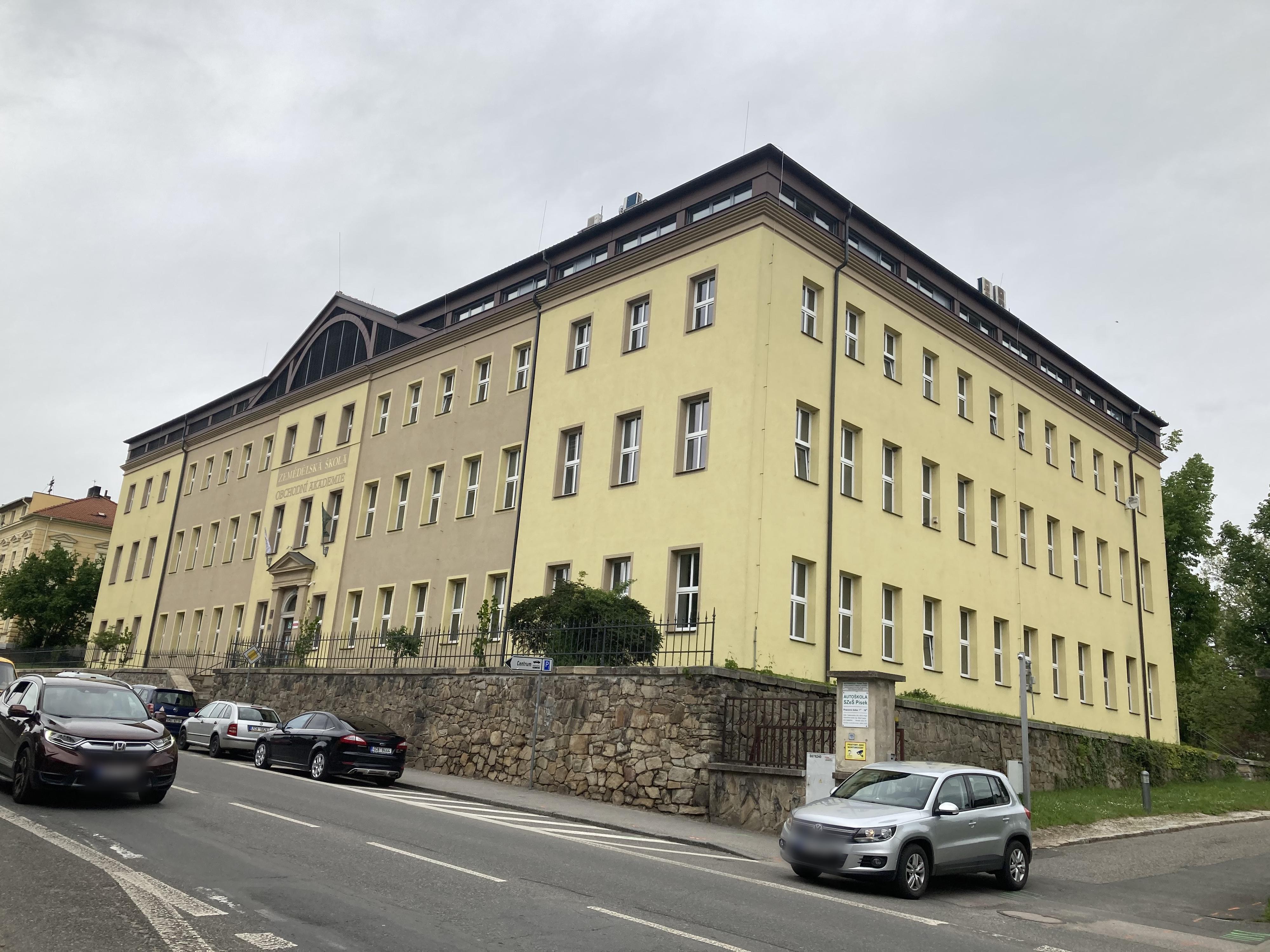 Obchodní akademie a Jazyková škola s právem státní jazykové zkoušky Písek