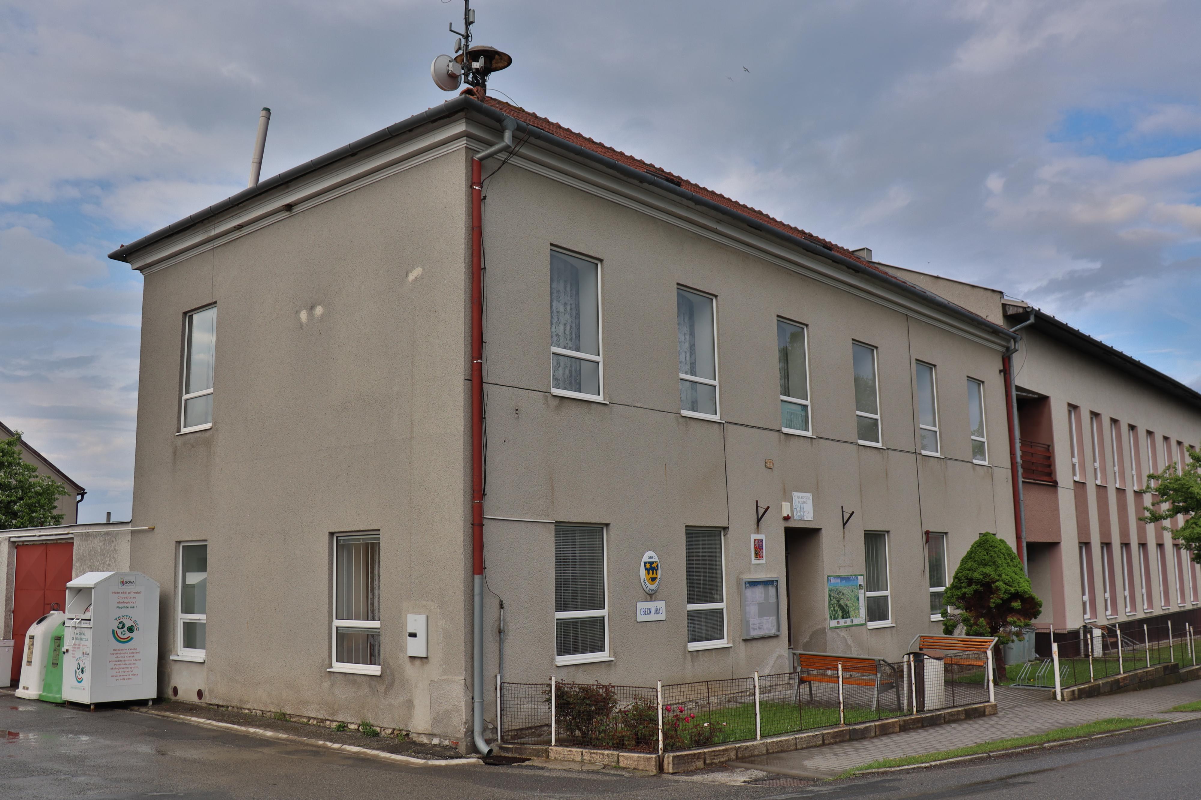 Malé Hradisko - obecní úřad foto 2